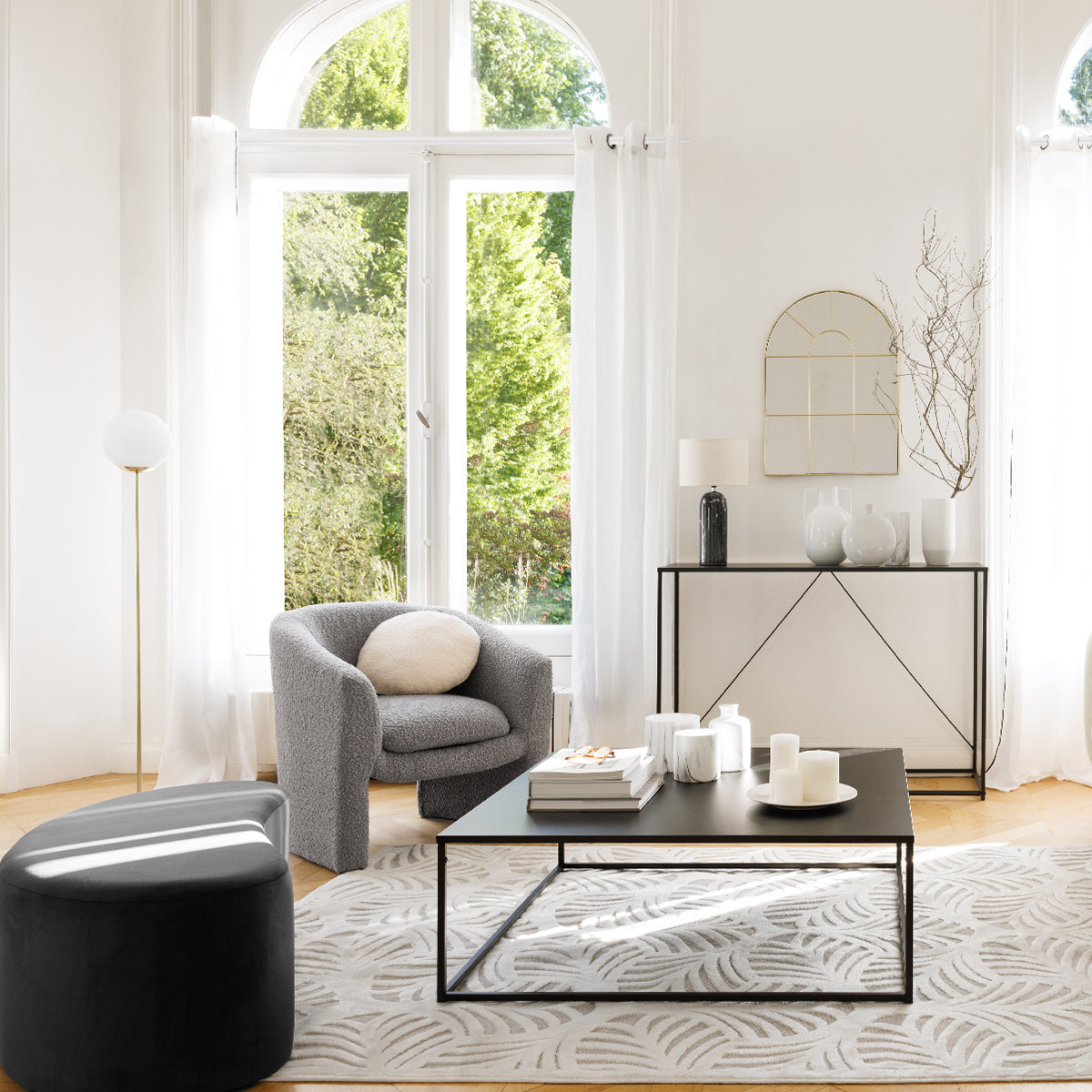 Coffee table "Gota" Black metal, 100x100 cm