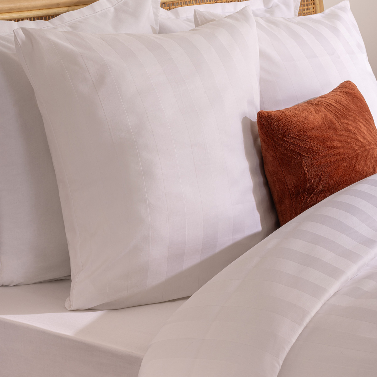 "Isadora" fitted sheet, satin White, 160x200 cm