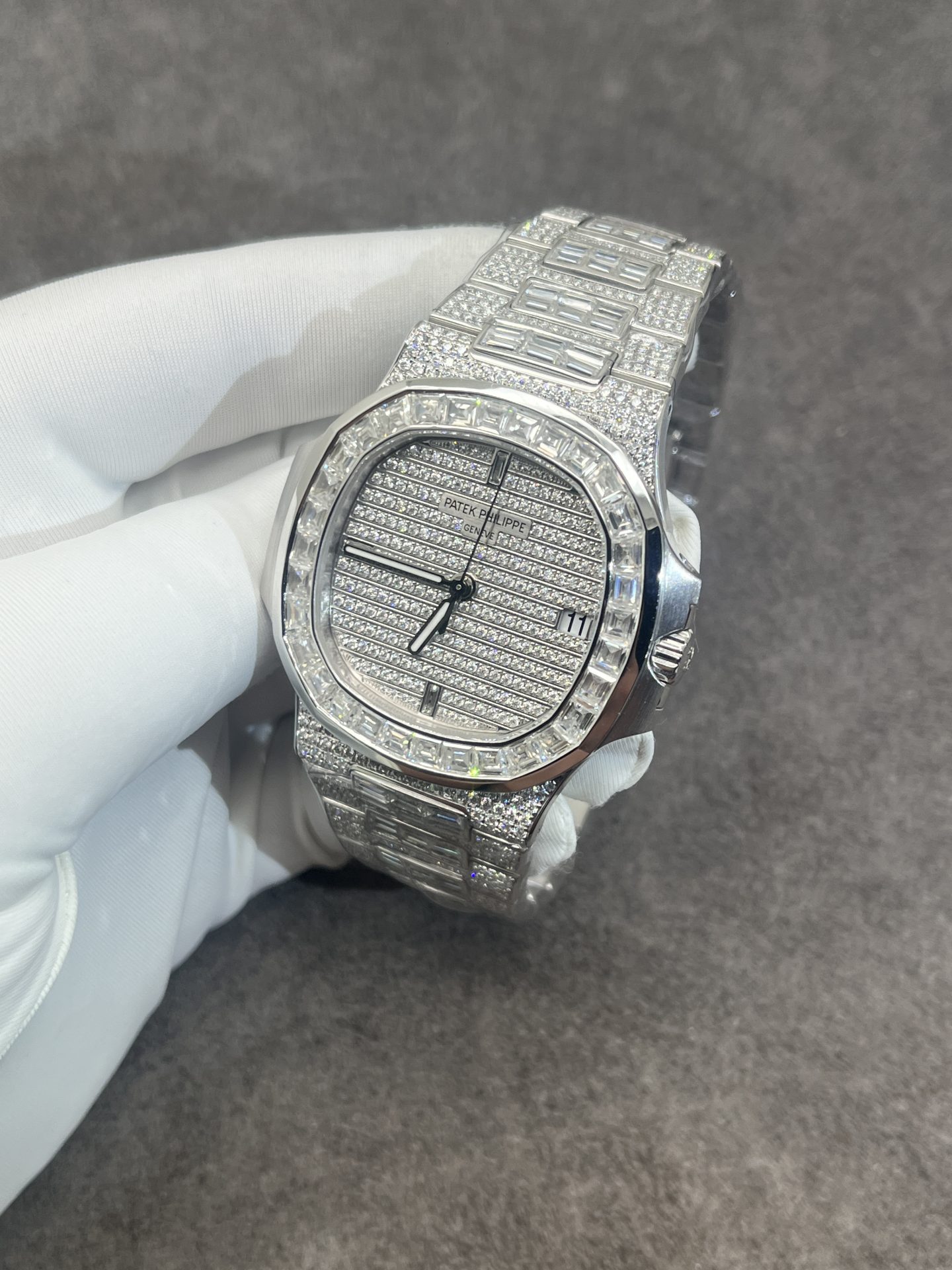 Patek Philippe Best Replica Watch Nautilus 5719 Custom CVD Diamond And White Gold 40mm - Top club