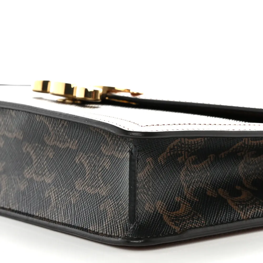 Replica Celine Wallet on Chain – Triomphe Canvas & Leather1:1High-quality replica