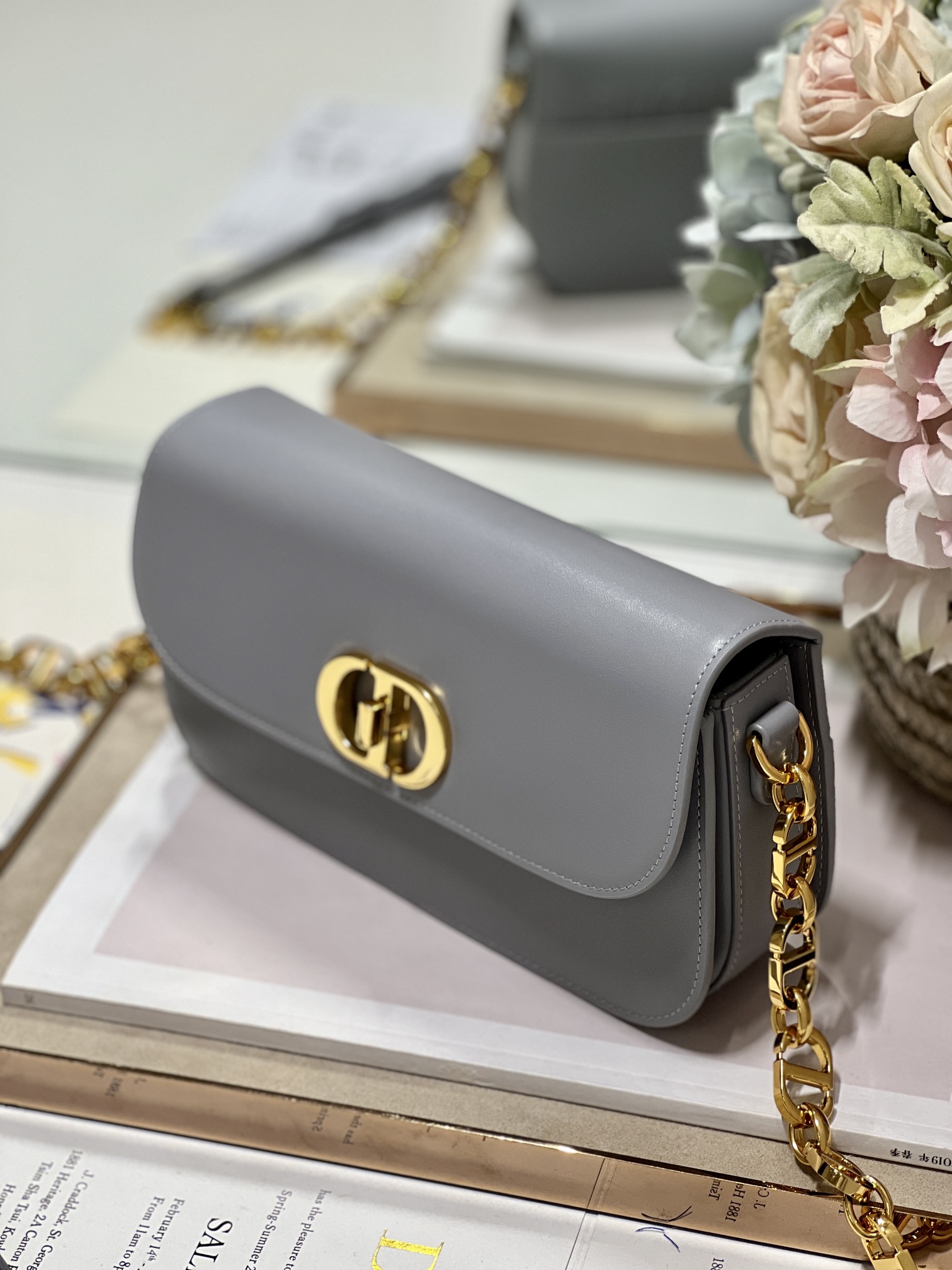 30 Montaigne Avenue Bag Black/White/Blue/Beige/Light Pink For Women 9 in/ 22.5cm M9260UMOA_M9001:1High-quality replica