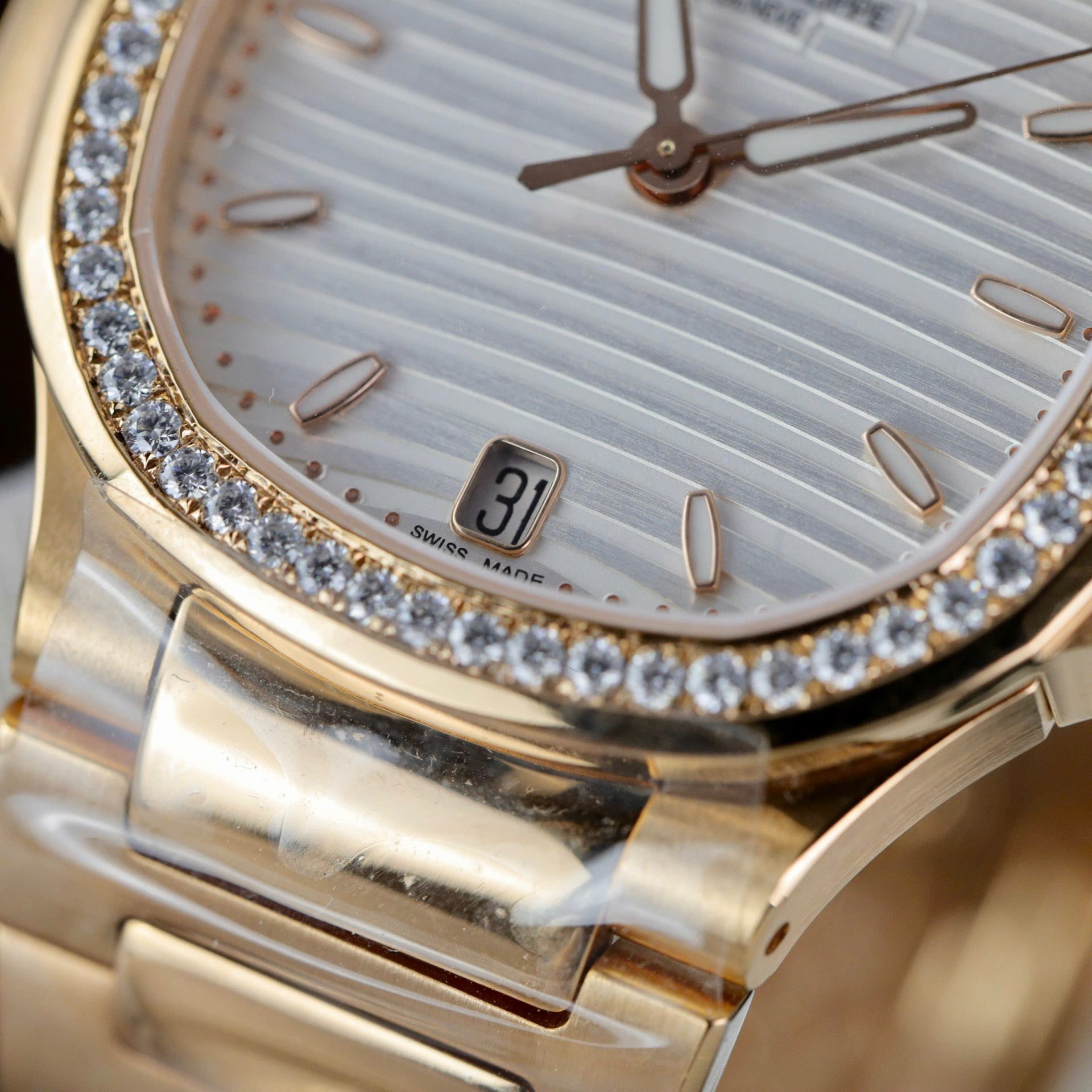 Patek Philippe Women White Dial Copies Watches Nautilus 7118 Gold Wrapped + Moissanite Diamonds 3K Factory 35.2mm - Top club