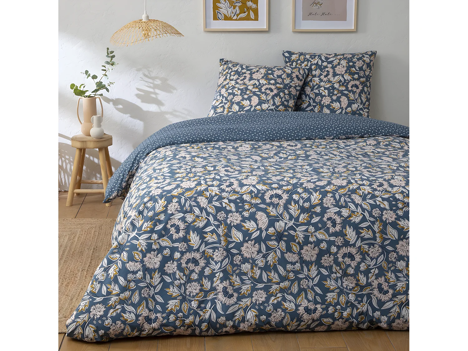 Parure de lit 2 personnes fleurie en percale 70 fils 260x240cm