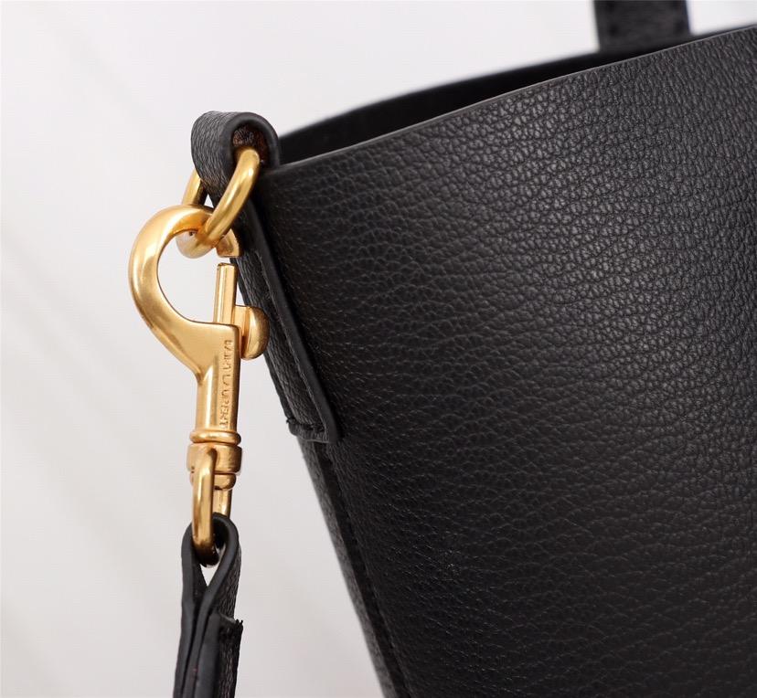 TO – Luxury Edition Bags SLY 1291:1High-quality replica