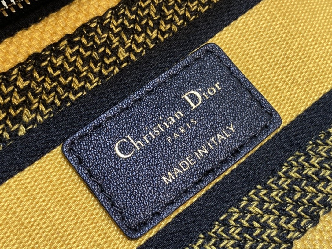 Christian Dior Medium Lady D-Lite Bag D-Flower Pop Embroidery, Bright Yellow/Green, For Women Women’s Handbags, 24cm CD M0565OROO_M8861:1High-quality replica