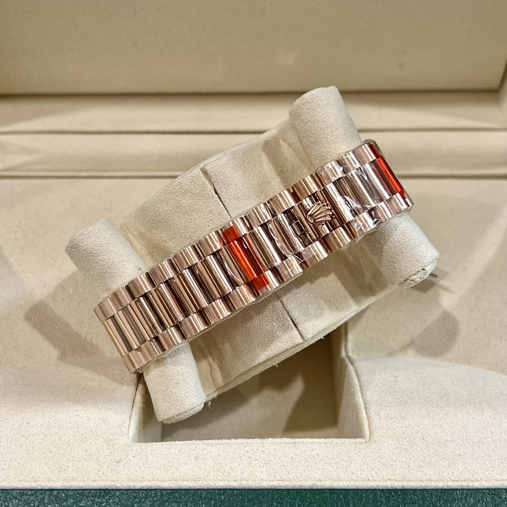 Rolex Fake Watch Day-Date Dial Chocolate Moissanite Diamonds Custom 40mm - Top club