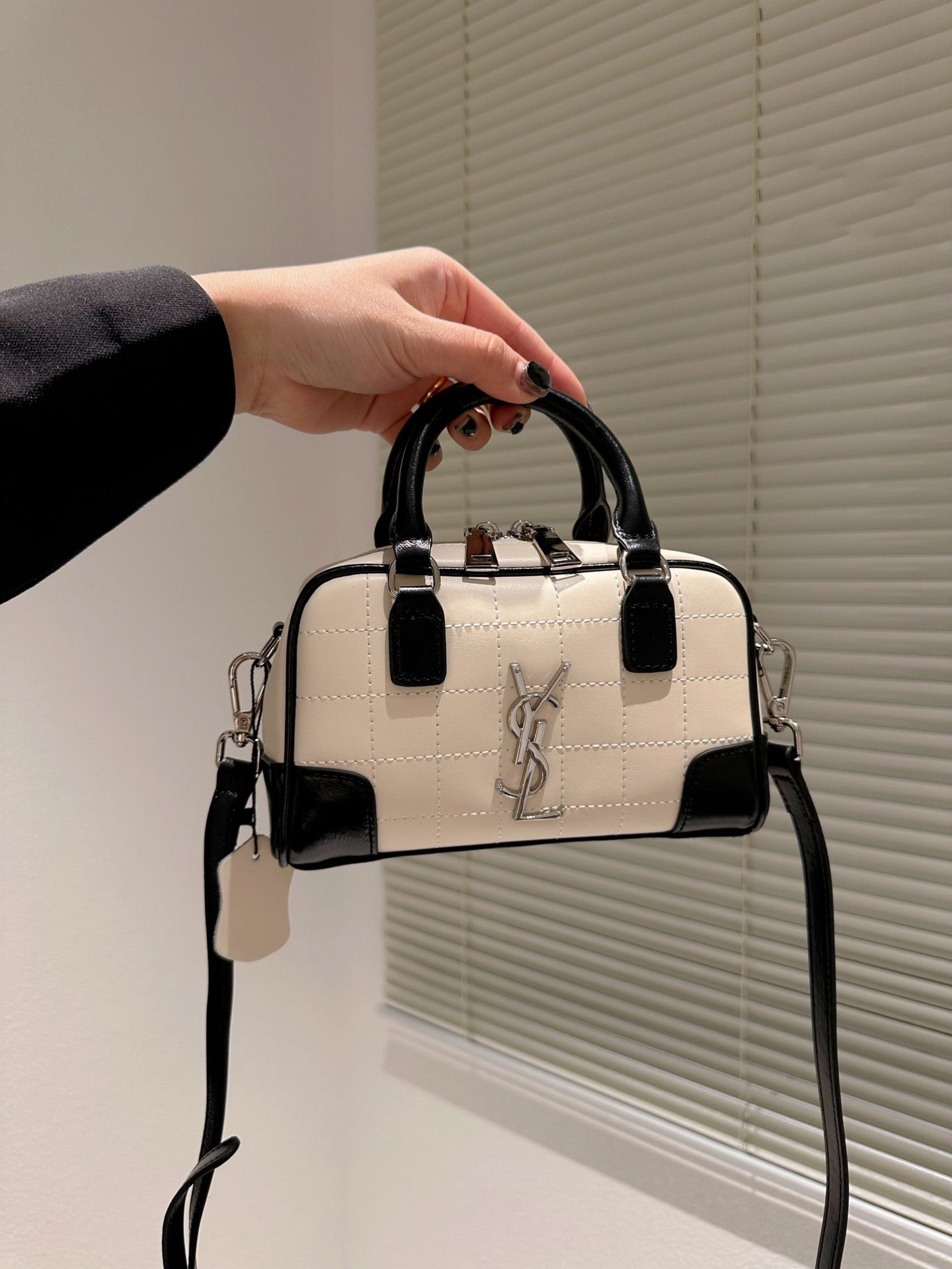 TO – New Luxury Bags SLY 2941:1High-quality replica