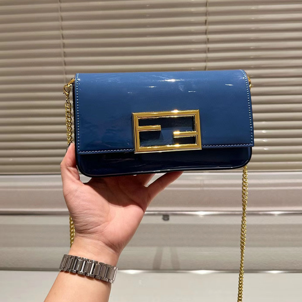 FENDI Chain Wallet Crossbody Bag(Replica) - Replicaclubs