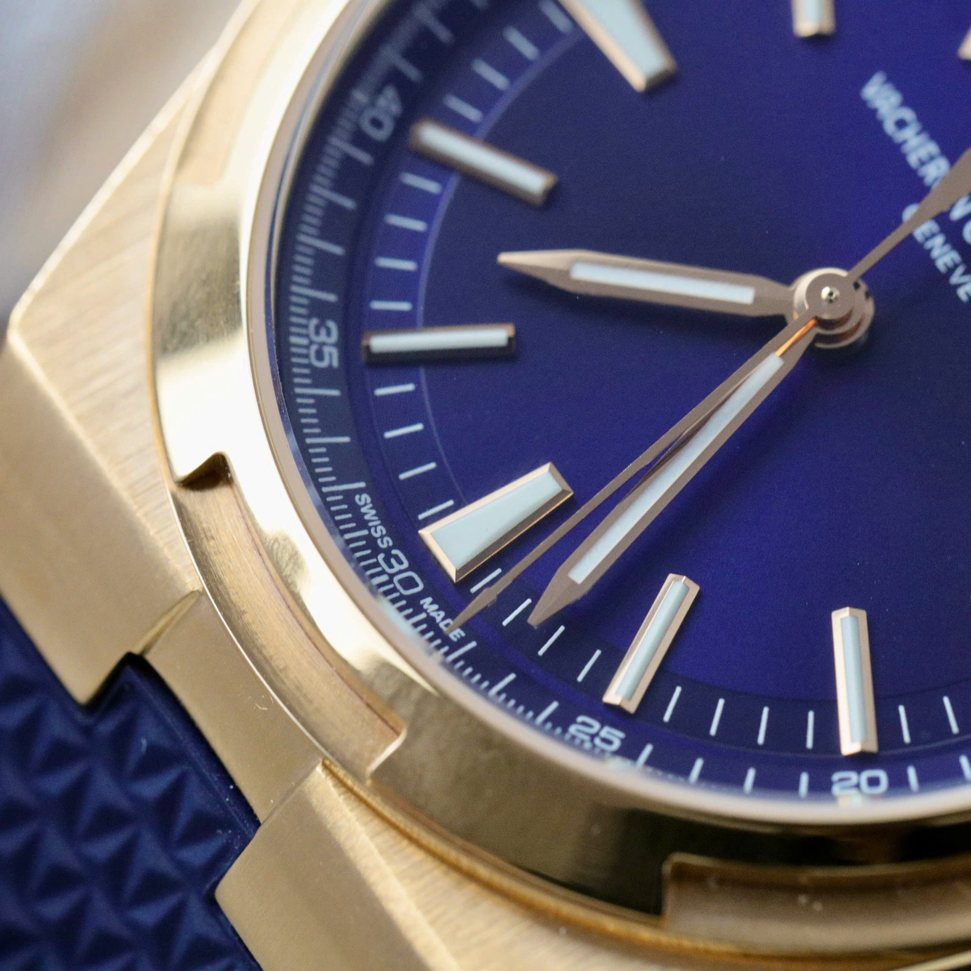 Vacheron Constantin Overseas 4500V Dial Blue Best Replica Watch Gold Wrapped 41mm - Top club