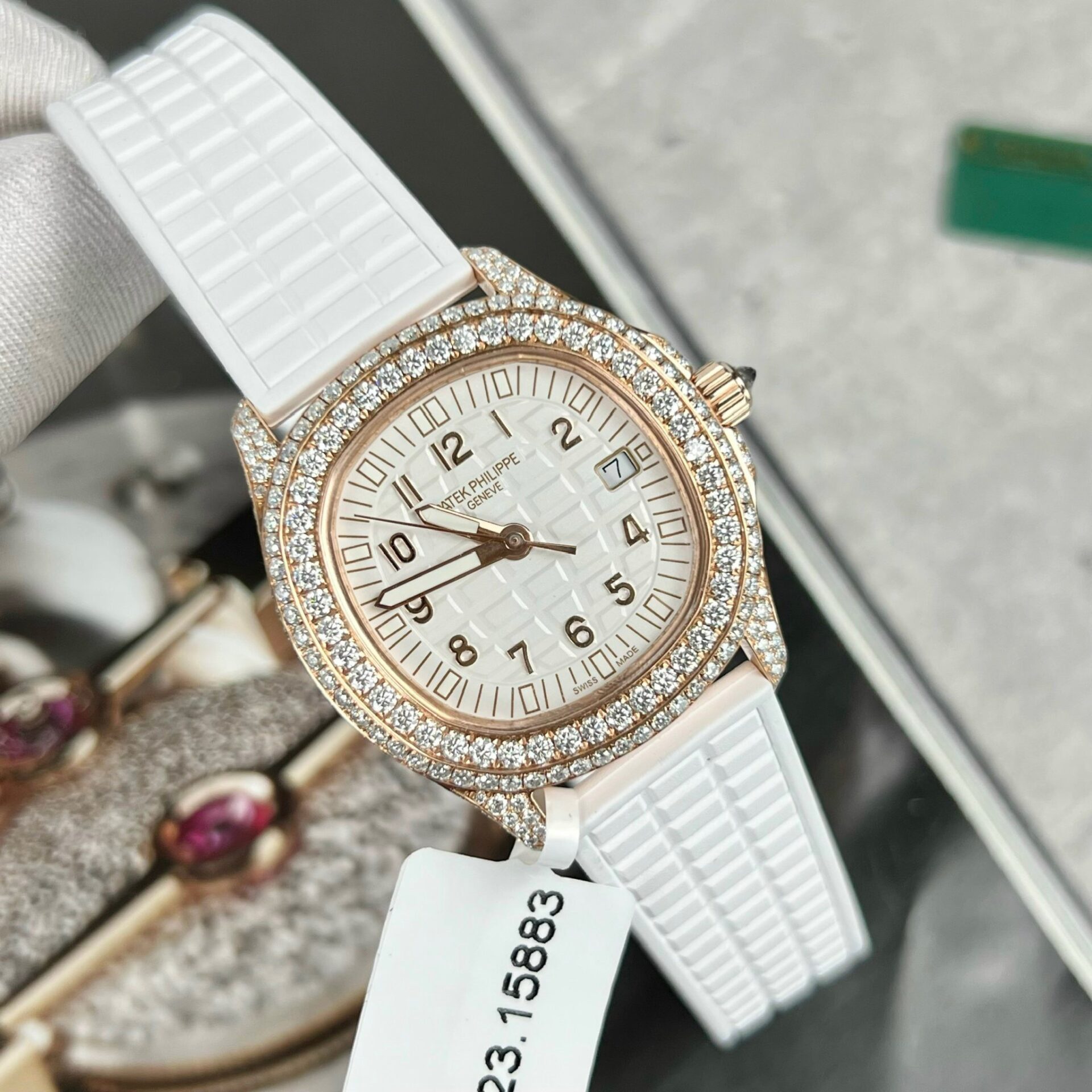 Patek Philippe Aquanaut 5069R With Moissanite Replica Watch PPF 35.2mm - Elite Watch Atelier