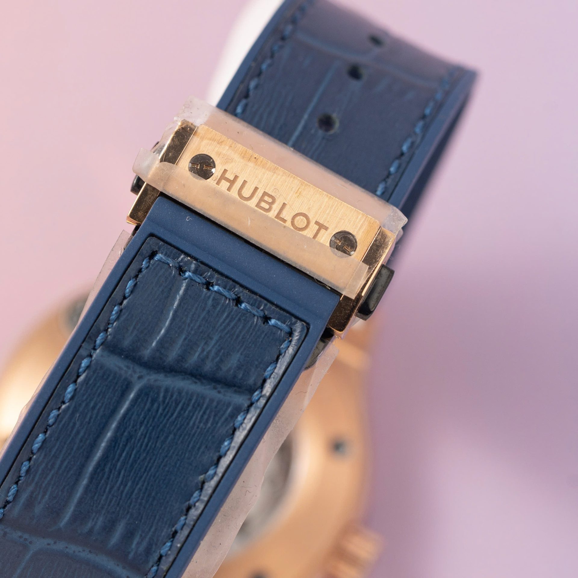 Hublot Replica Watch Classic Fusion King Gold Blue Dial Moissanite Diamond Bezel 38mm - Top club