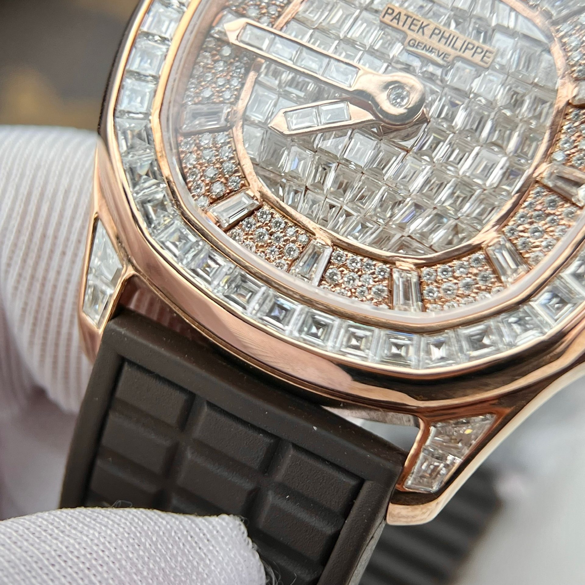 Patek Philippe Replica 1:1 Watch Aquanaut 5062 Gold Wrapped Moissanite Diamond 35.6mm - Top club