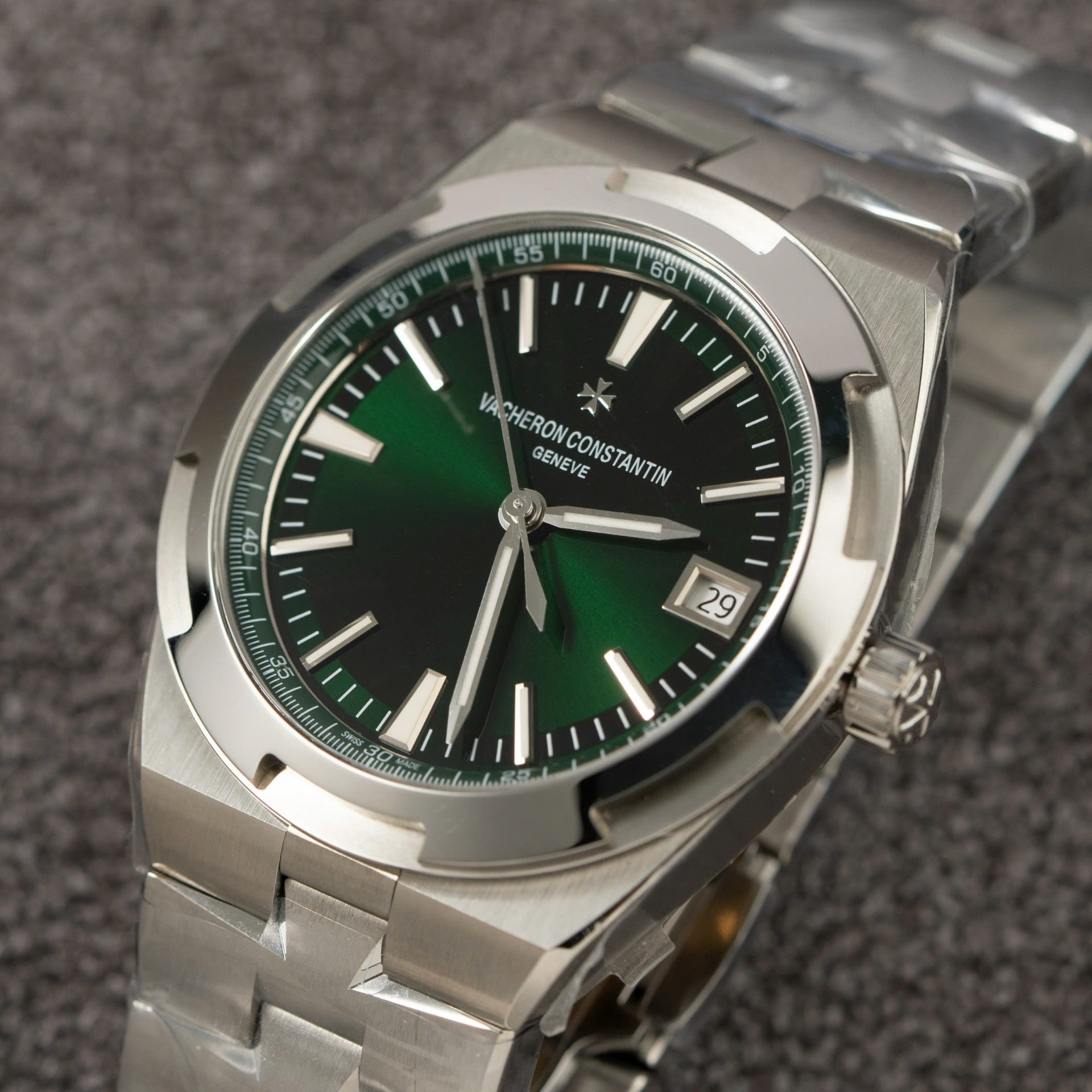 Vacheron Constantin Overseas 4500V Replica Watch Green Dial PPF Factory 41mm - Elite Watch Atelier