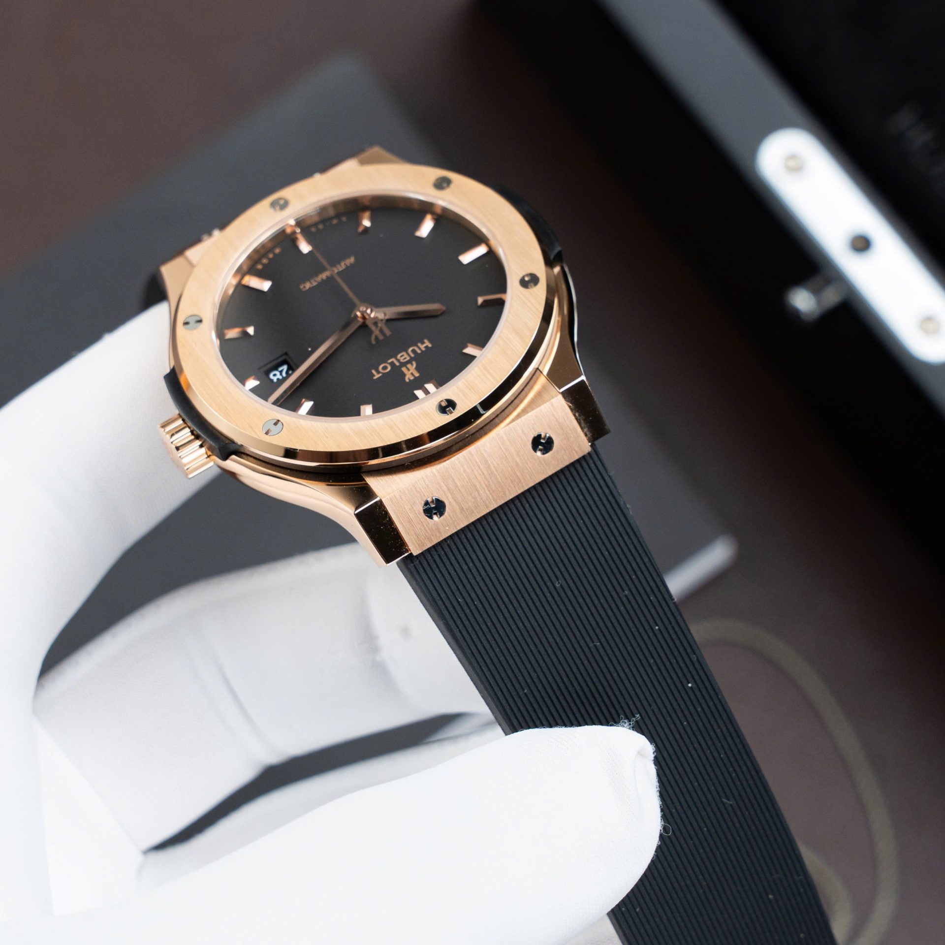 Hublot Classic Fusion King Gold Black Dial Copies Watches Movement SW300 Rubber Strap 42mm - Top club