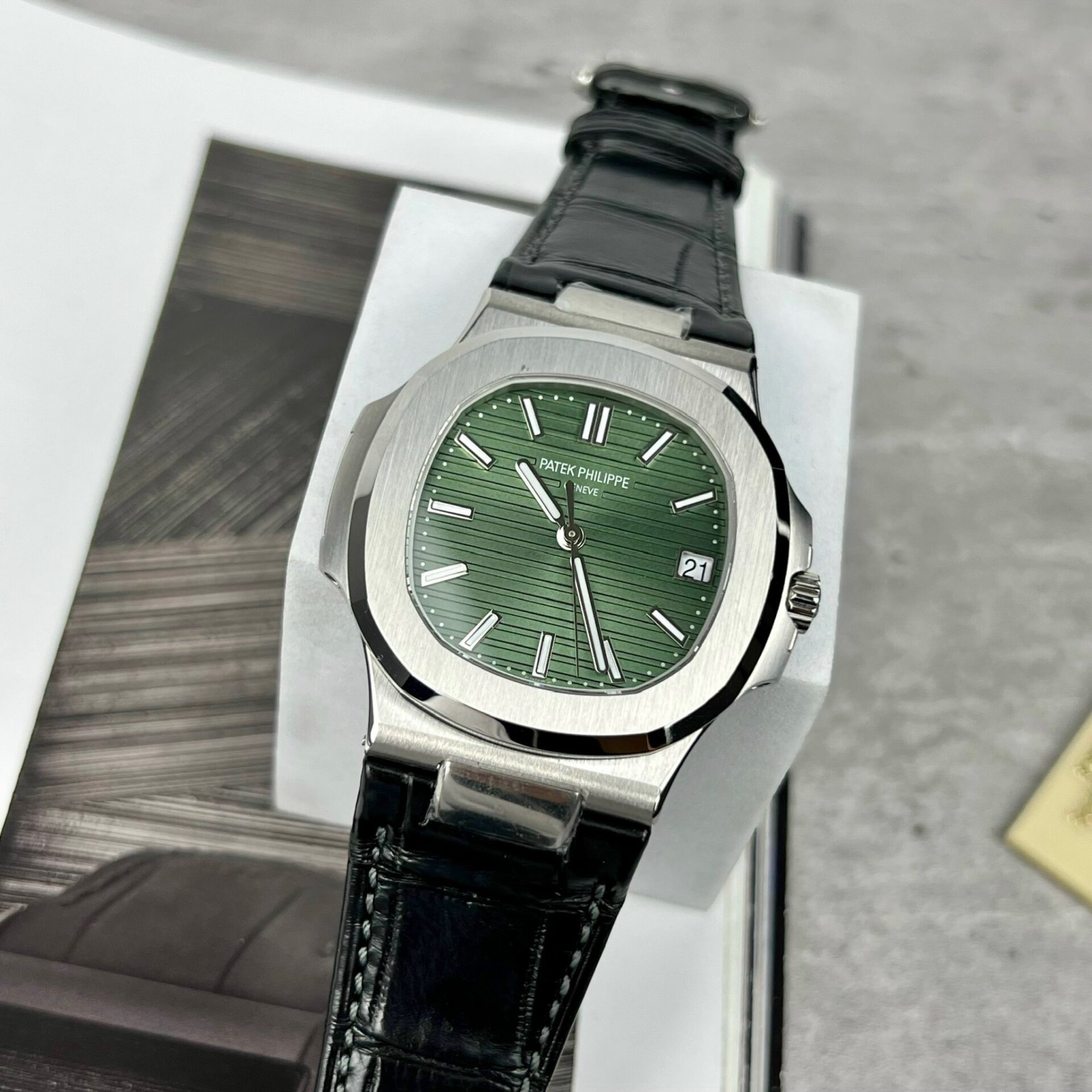 Patek Philippe Nautilus 5711 Replica Watch Leather Strap Green Dial 40mm - Top club