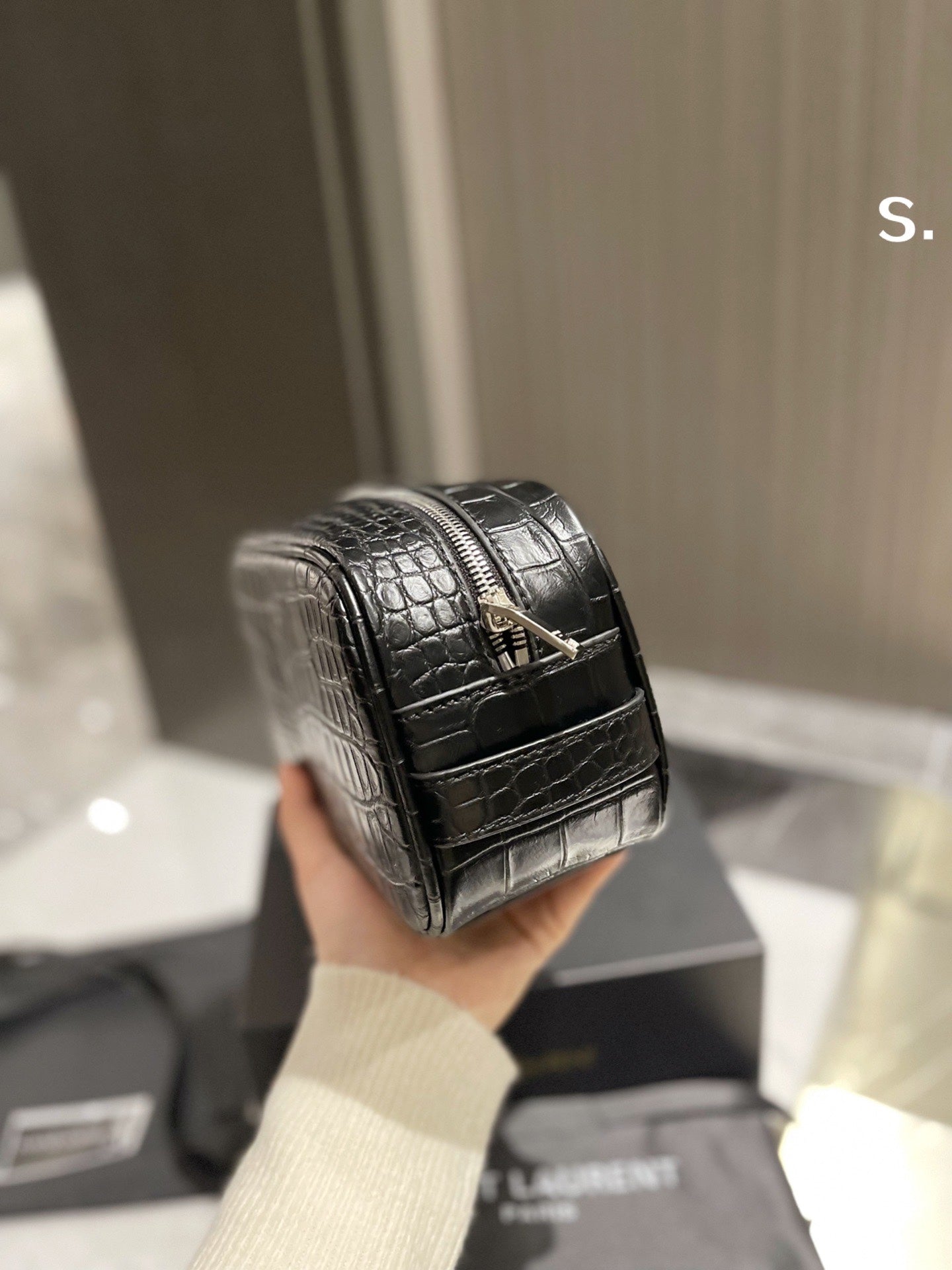 TO – Luxury Edition Bags SLY 2121:1High-quality replica