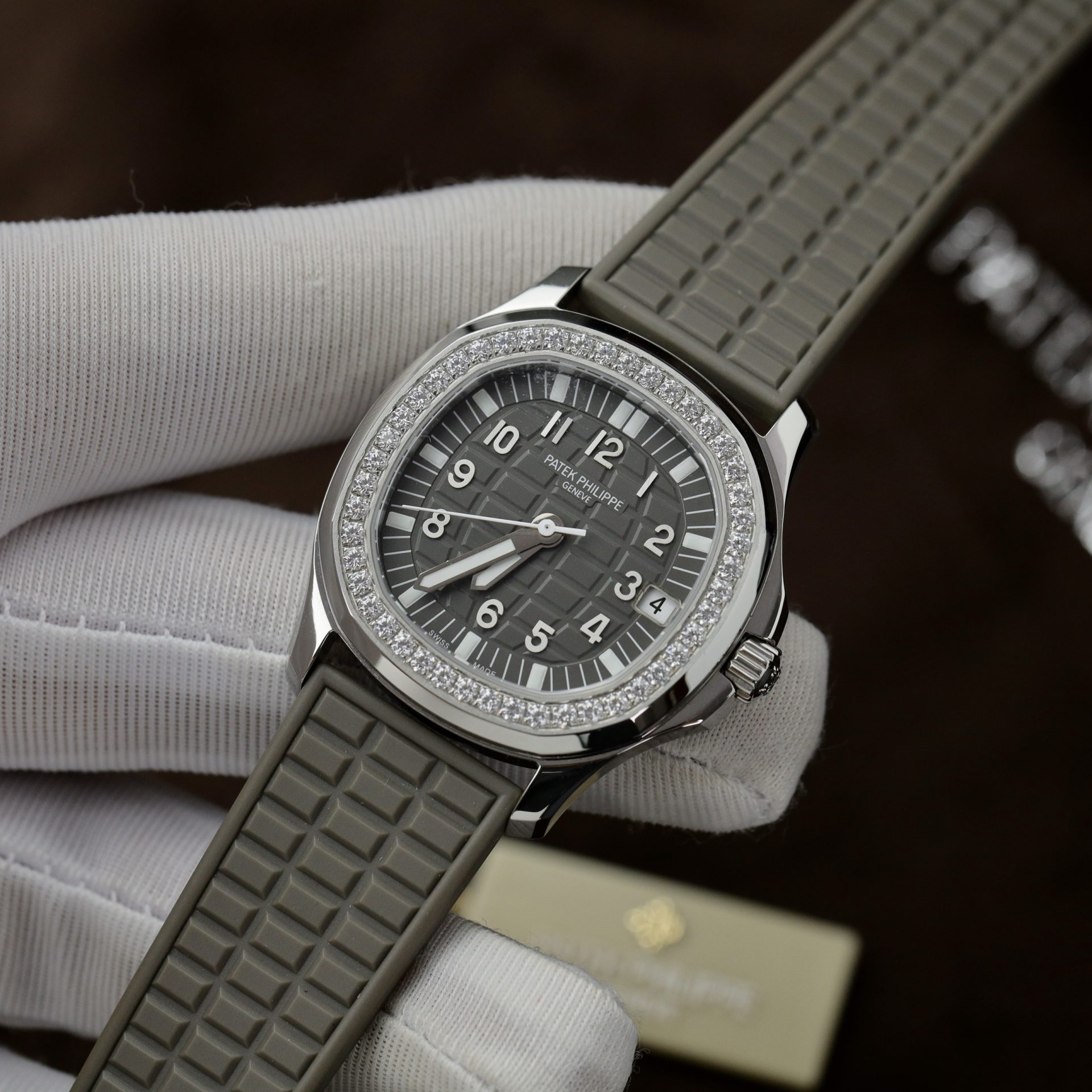 Patek Philippe Replica Watch Aquanaut 5067 Gray Dial Rubber Strap 35.6mm - Elite Watch Atelier