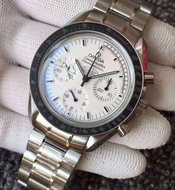 Replica Omega Speedmaster Snoopy White Dial SS Bracelet Manual Winding Chrono Movement - Elite Watch Atelier