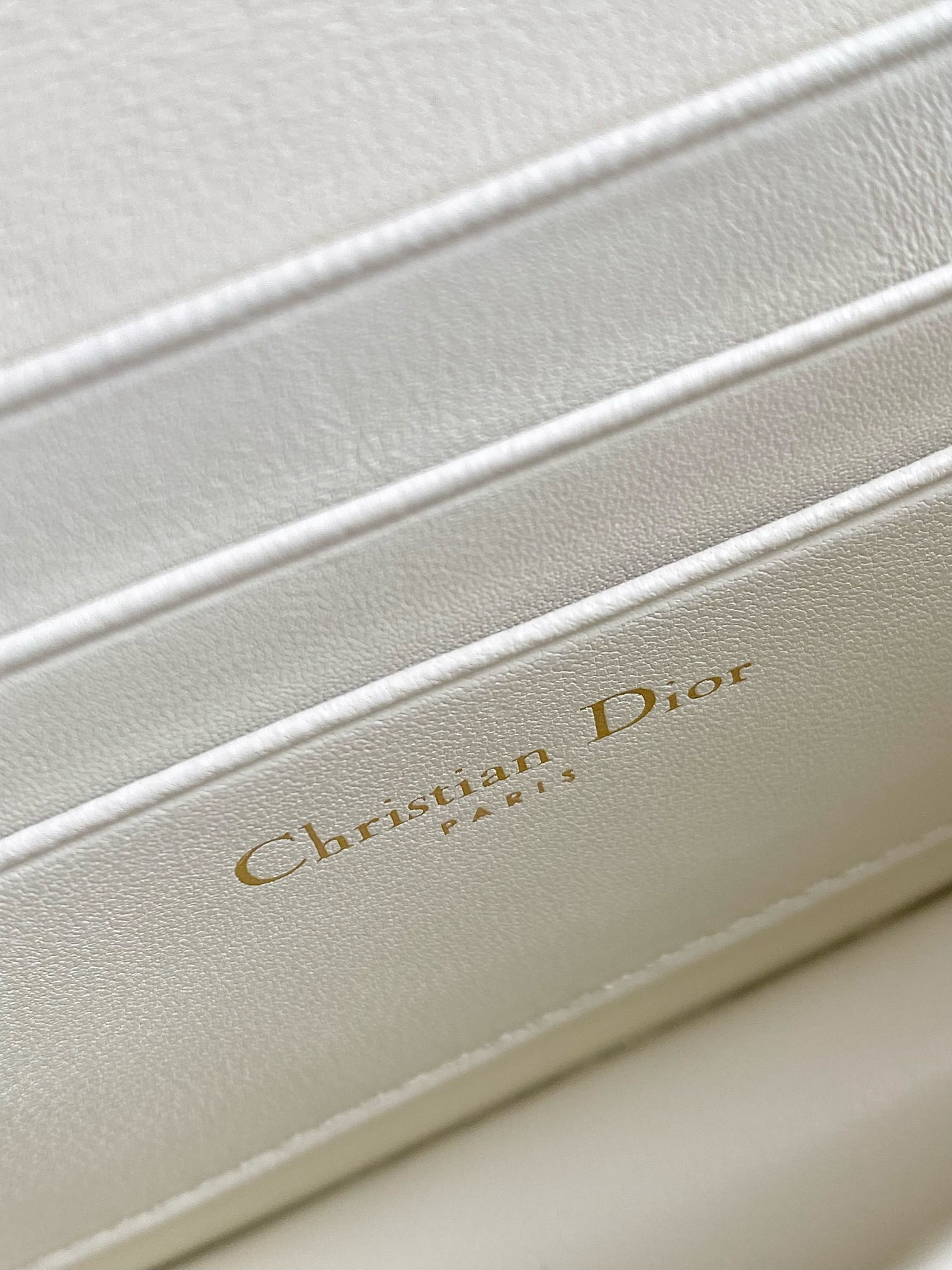 Lady Top Handle Clutch Beige/Black/White For Women 8.5in/21cm S0980ONMJ_M49P1:1High-quality replica