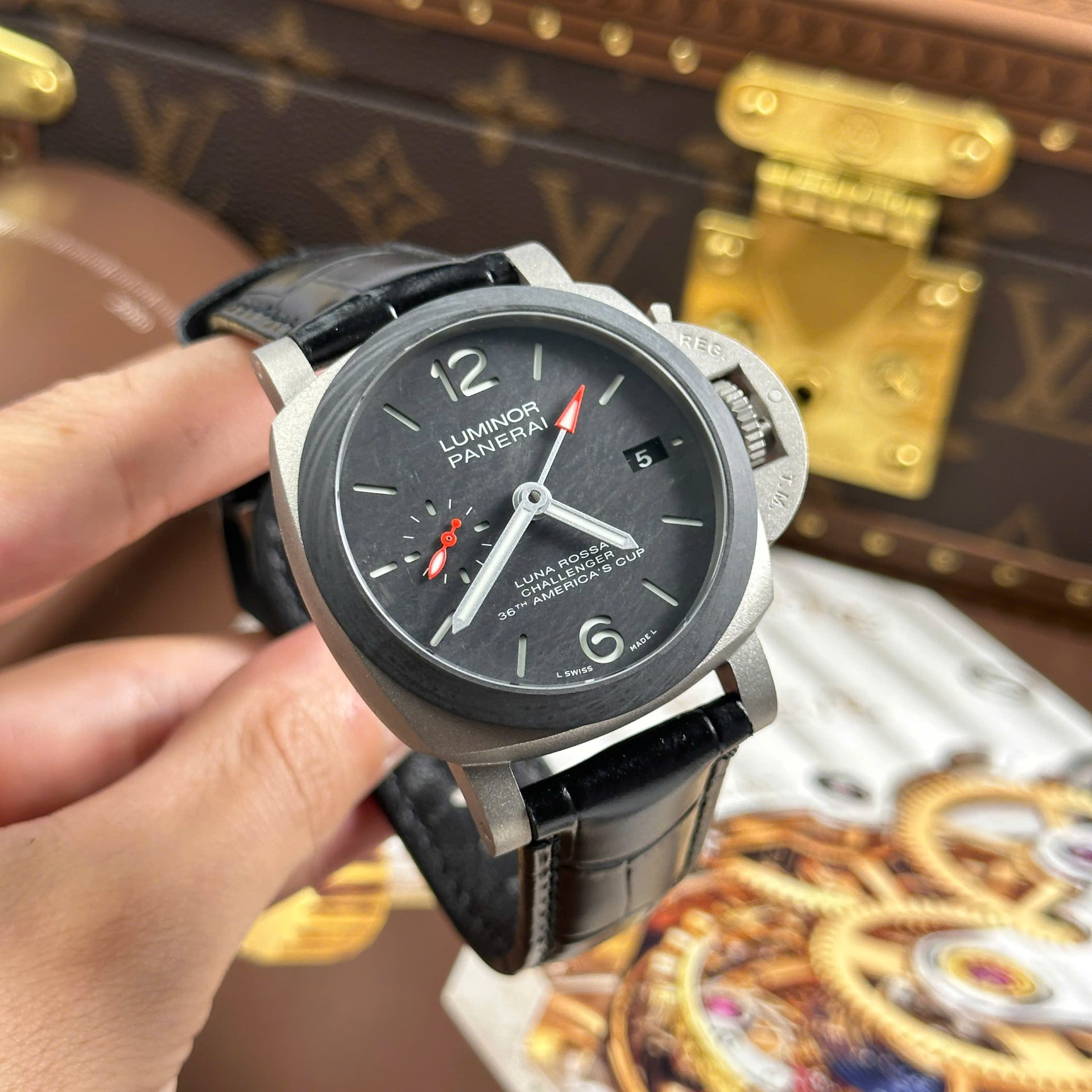 Panerai Luminor GMT PAM1096 Luxury Fake Wathes Automatic Movement Leather Strap VS Factory 42mm - Top club