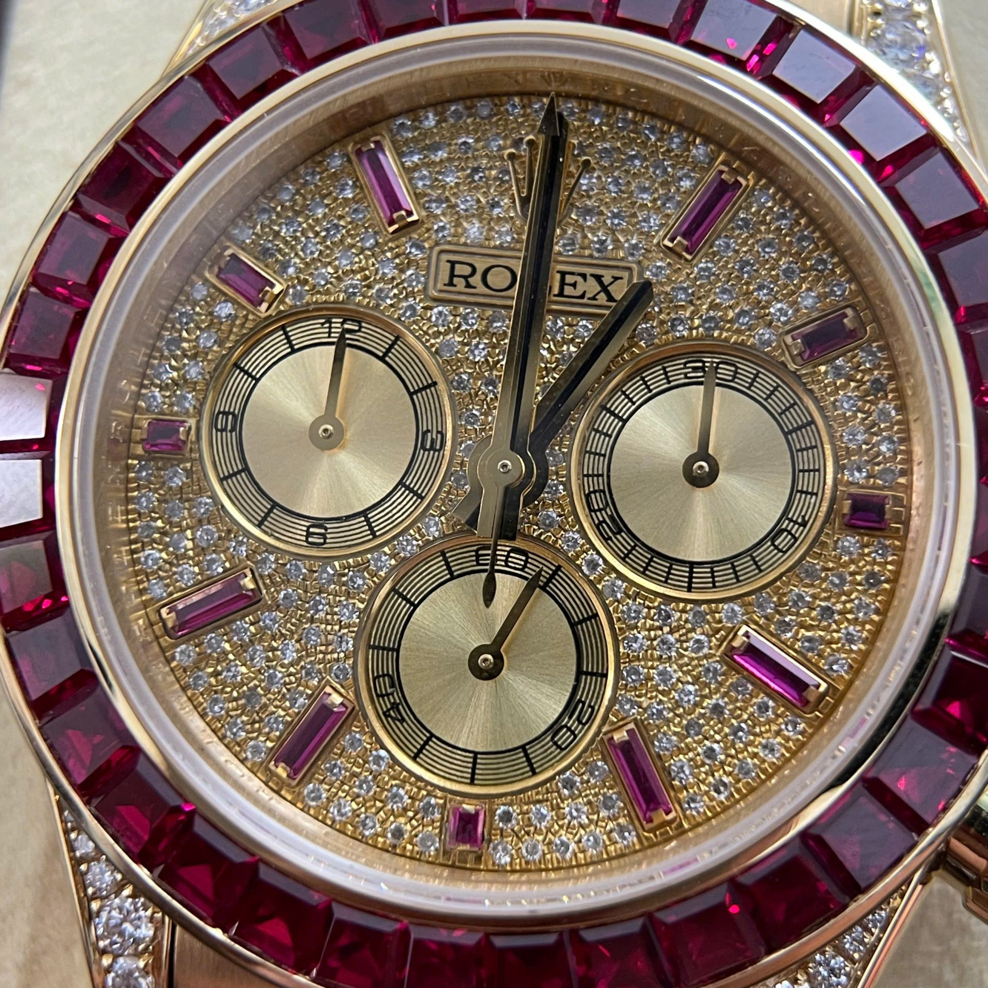 Rolex Cosmograph Daytona 126598TRU Replica Watch 18K Solid Gold + Ruby + Natural Diamonds 40mm - Top club