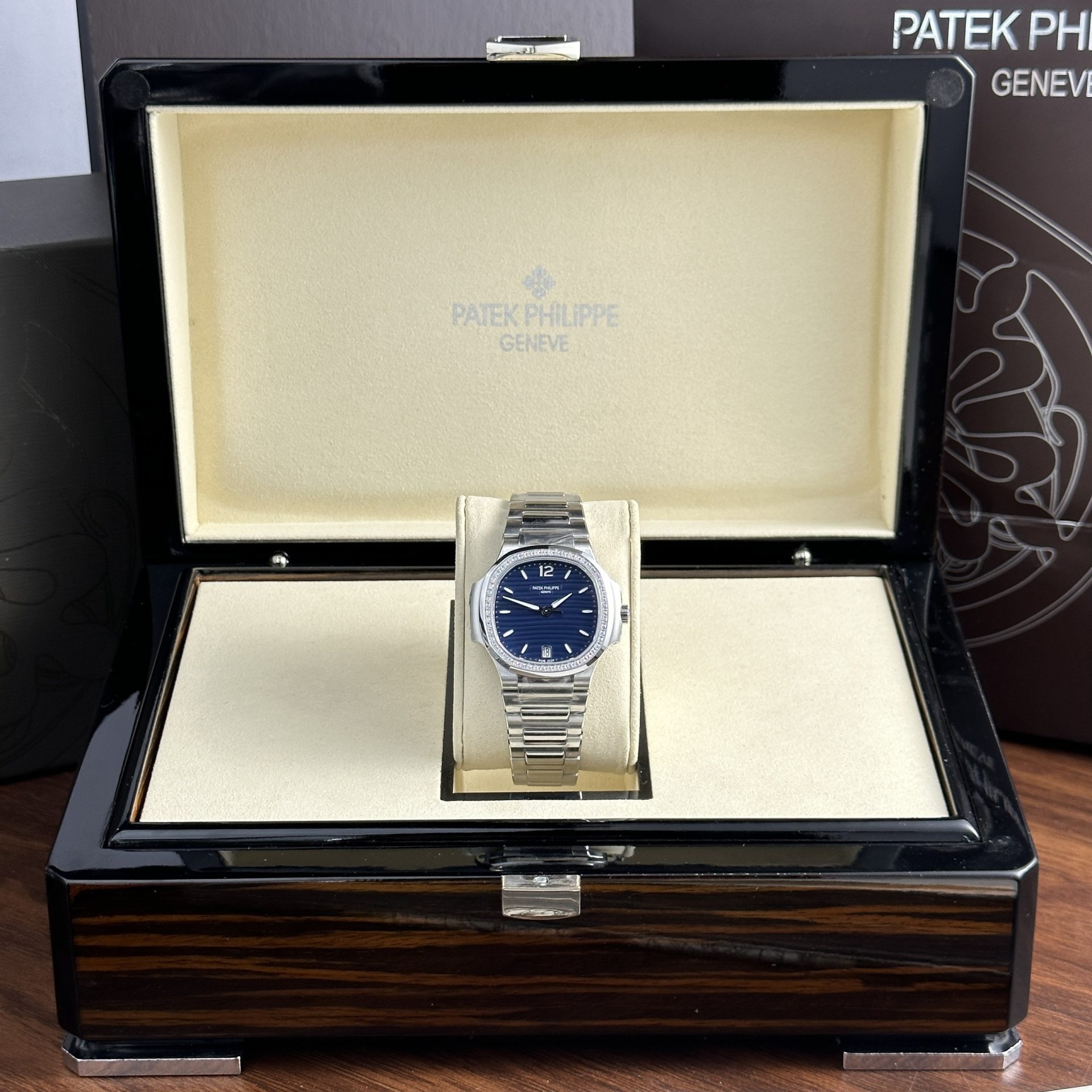 Patek Philippe Replica 1:1 Watch Nautilus 7118 Blue Dial With Stone 3K Factory 35.2mm - Top club