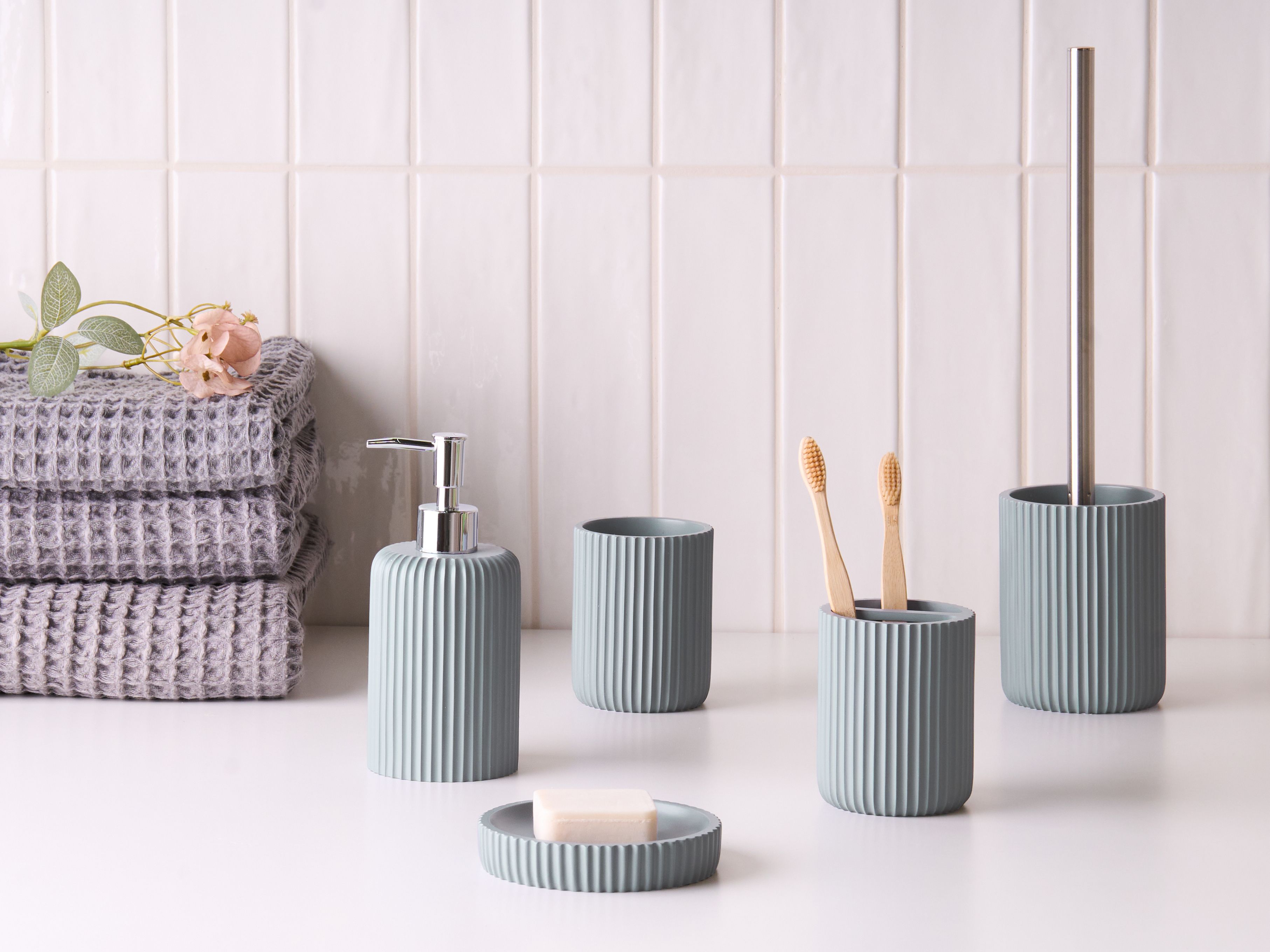 5-Piece Bathroom Accessories Set CAMANA Light Grey