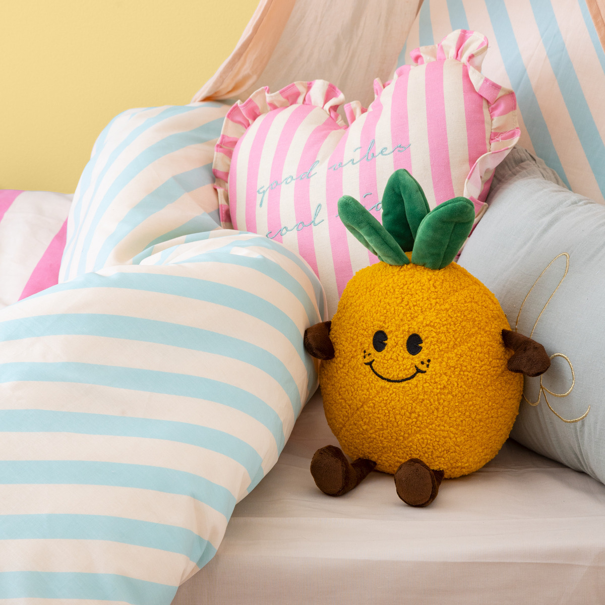 Pineapple plush "Andreas" Orange, H. 26 cm