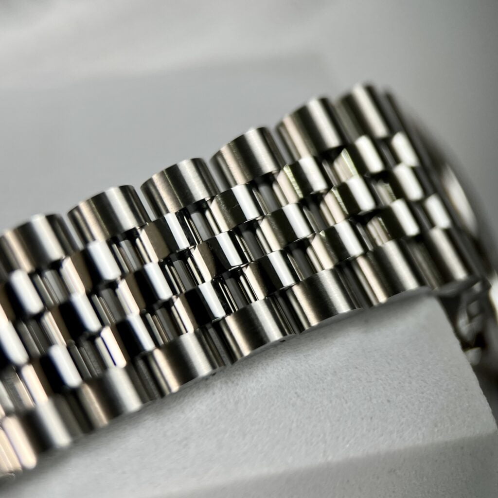 Rolex Replica Watch DateJust Dial Mother Of Pearl Moissanite Diamonds 41mm - Elite Watch Atelier
