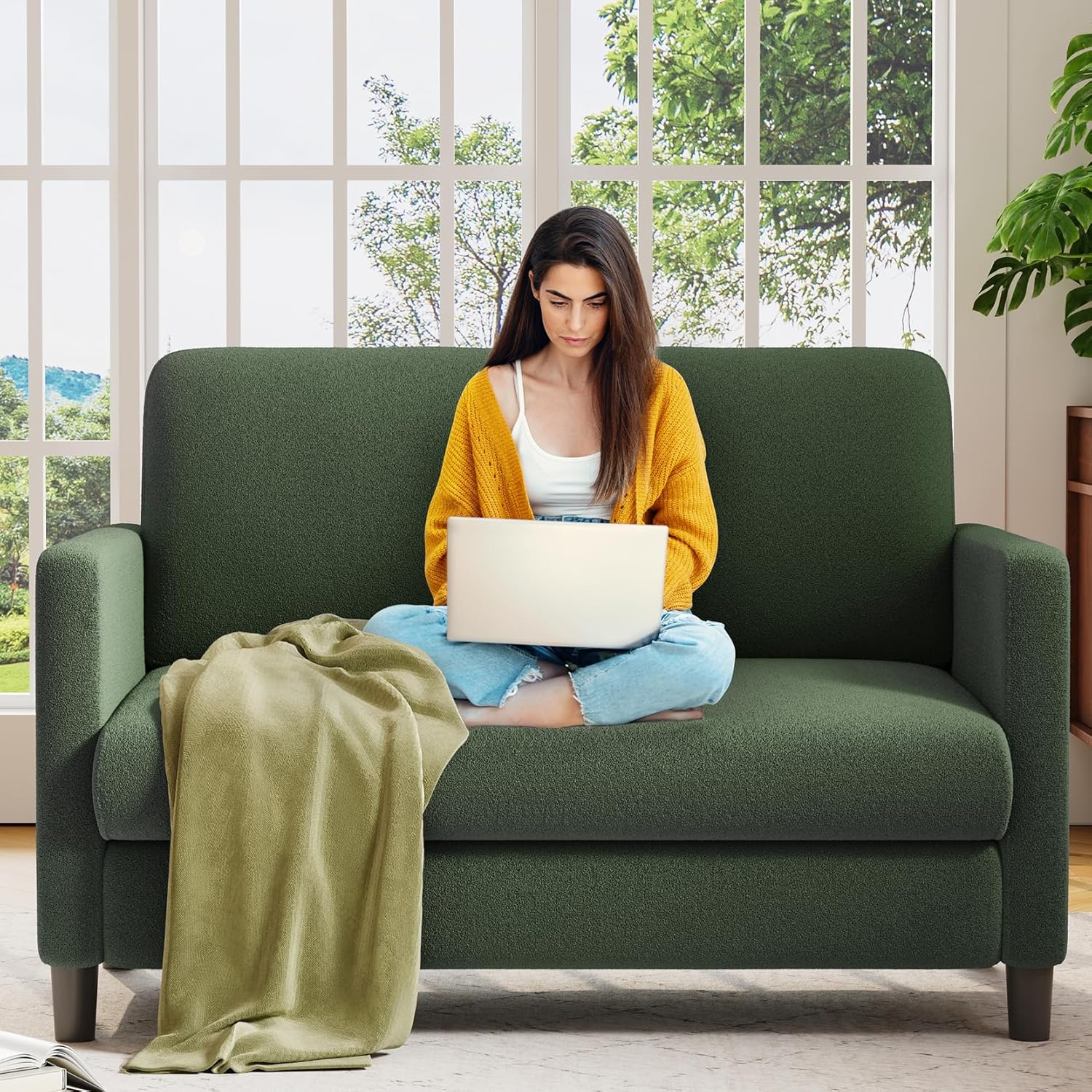 Welzona Loveseat, 51