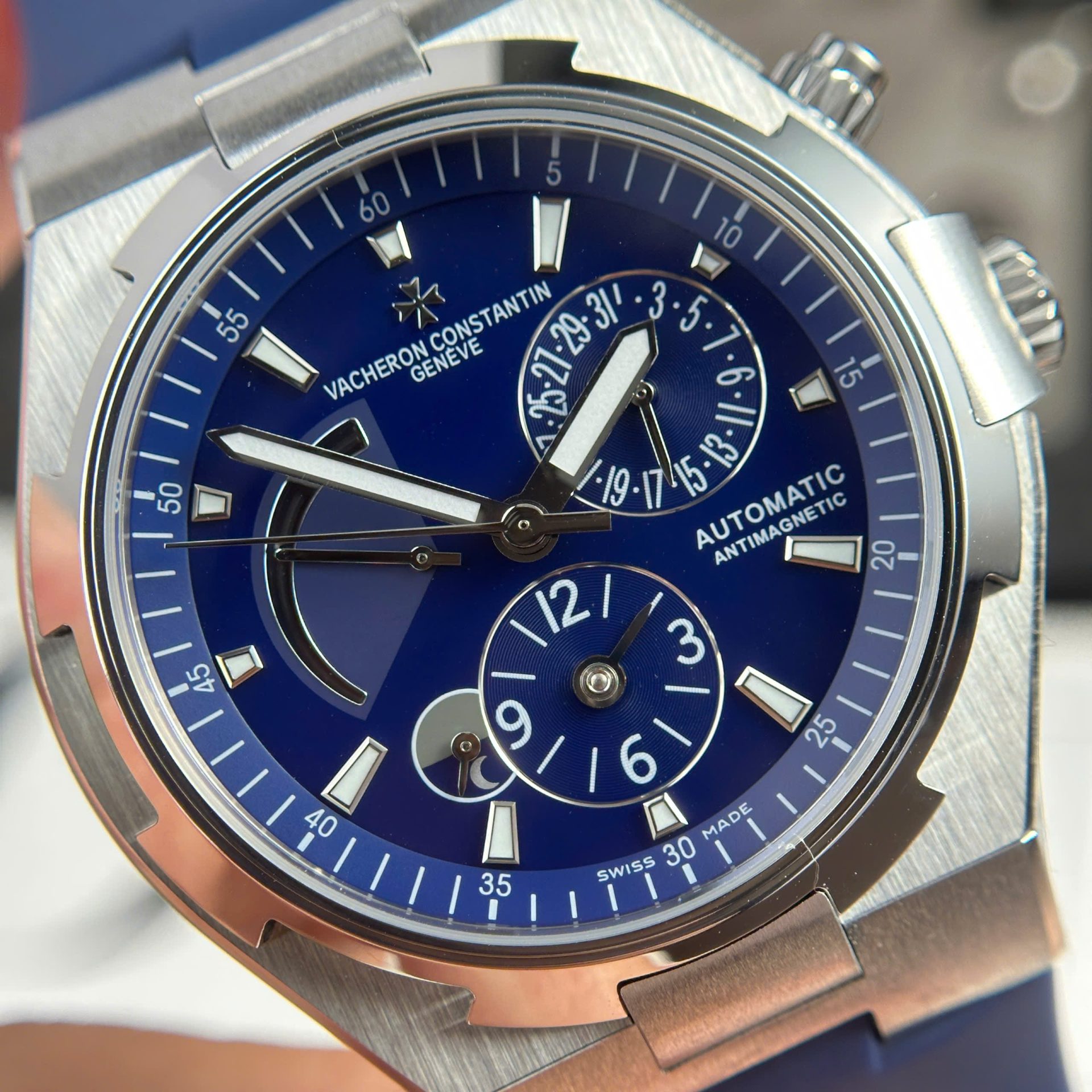 Vacheron Constantin Best Replica Watch Overseas Dual Time 47450 Blue 9F Factory 42mm - Top club