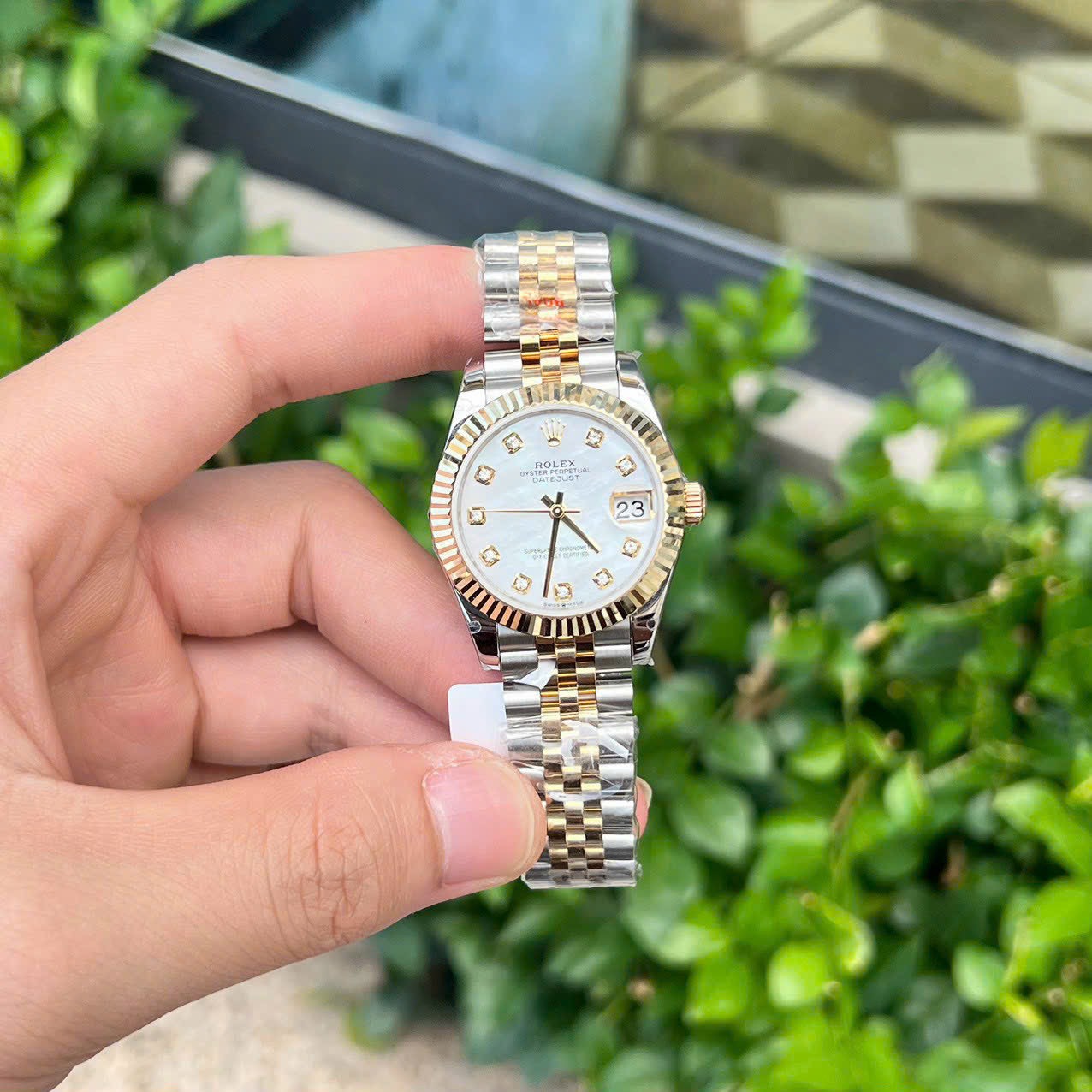 Rolex DateJust 18K Gold Wrapped Replica Watch Mother-of-Pearl Dial GM Factory 31mm - Elite Watch Atelier