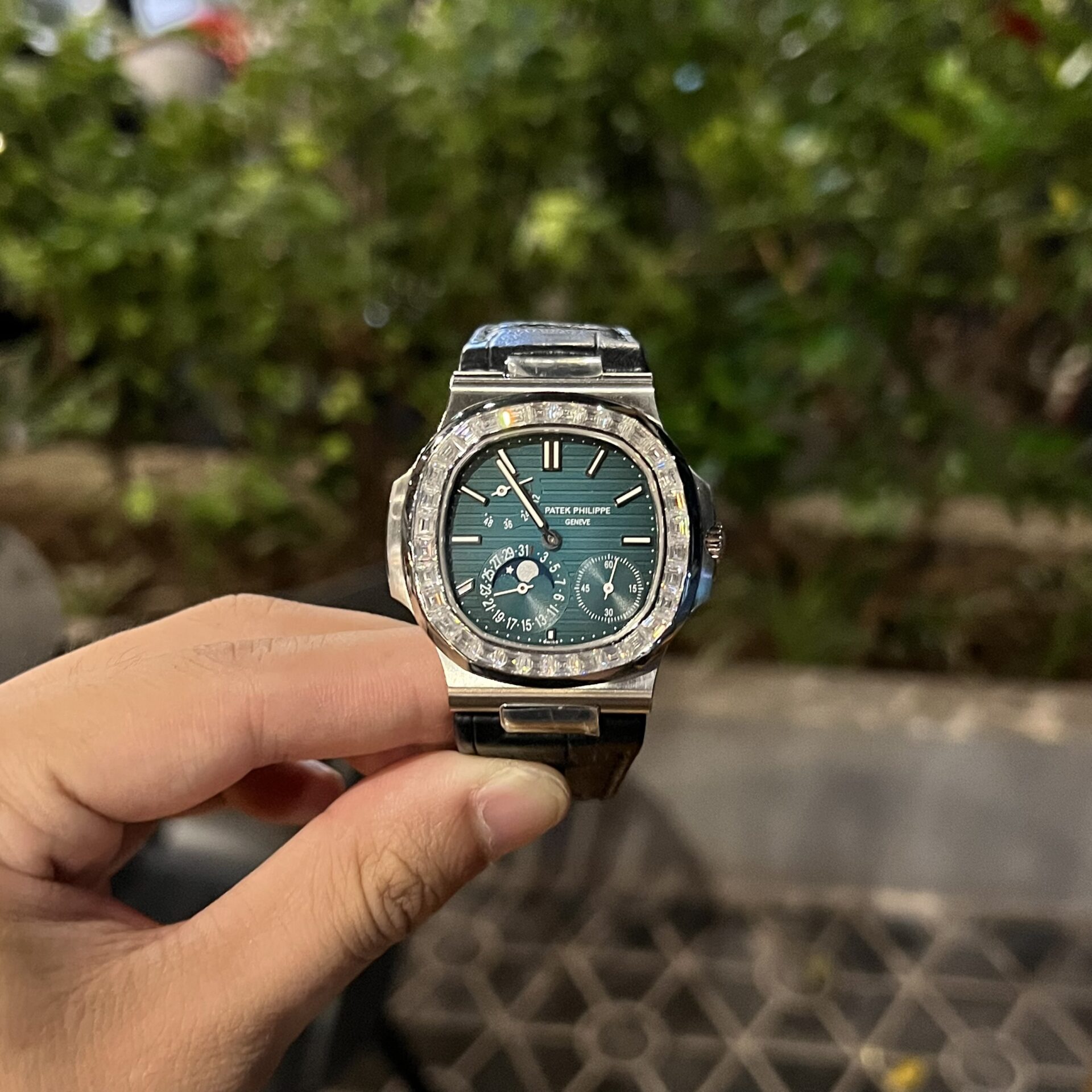 Patek Philippe Nautilus 5722G With Diamond Moissanite Replica 11 Watch 40mm - Elite Watch Atelier