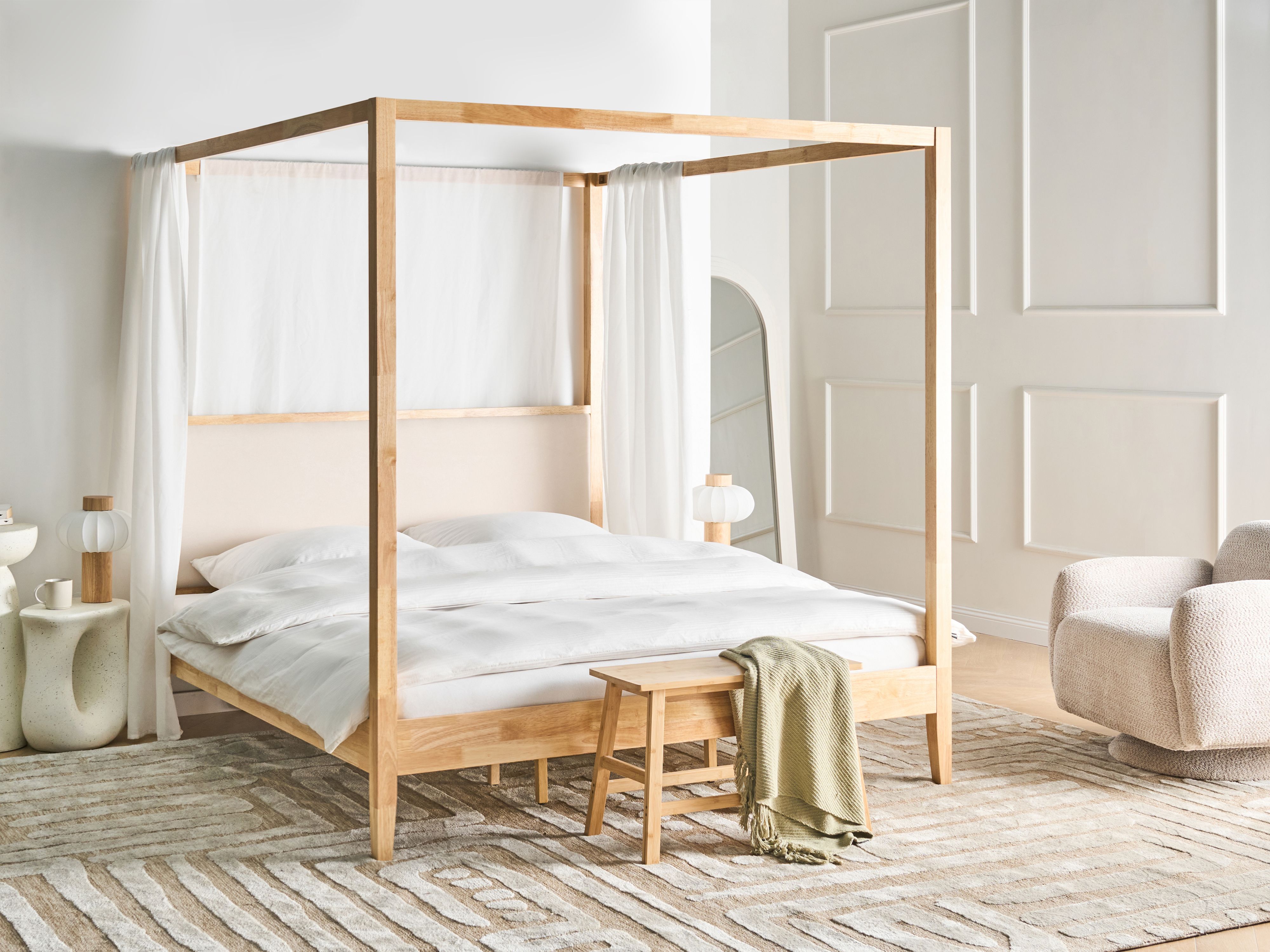 Four Poster Bed Wood HAILLICOURT 180 x 200 cm (EU Super King) Light Brown