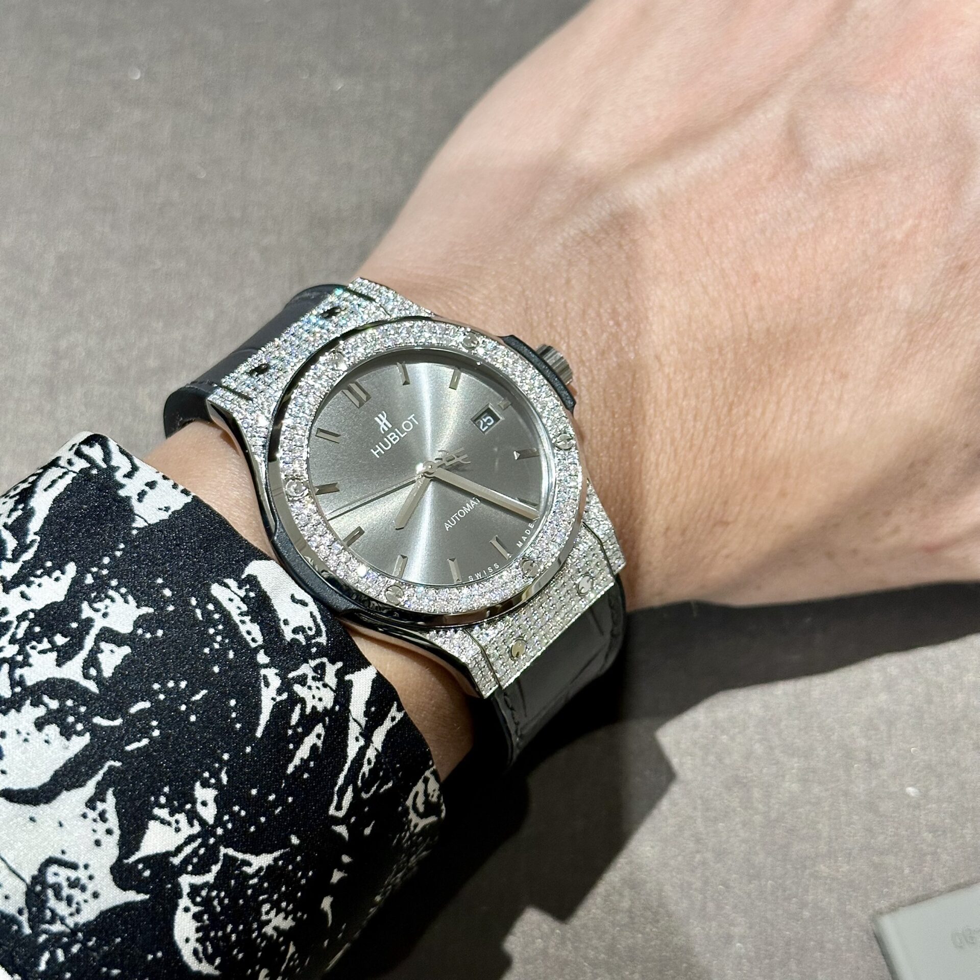 Hublot Replica Watch With Full Diamond Moissanite Diamonds Gray Dial Leather Strap 42mm - Top club