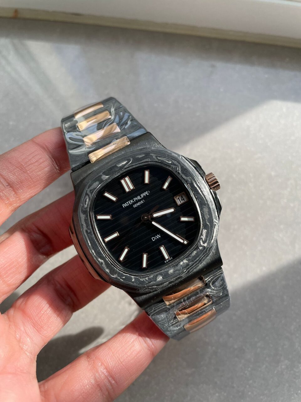 Replica PATEK PHILIPPE Nautilus 5711 DIW Carbon DIWF 1:1 Best Edition Black Textured Dial on Carbon/RG Bracelet 324CS - Top club