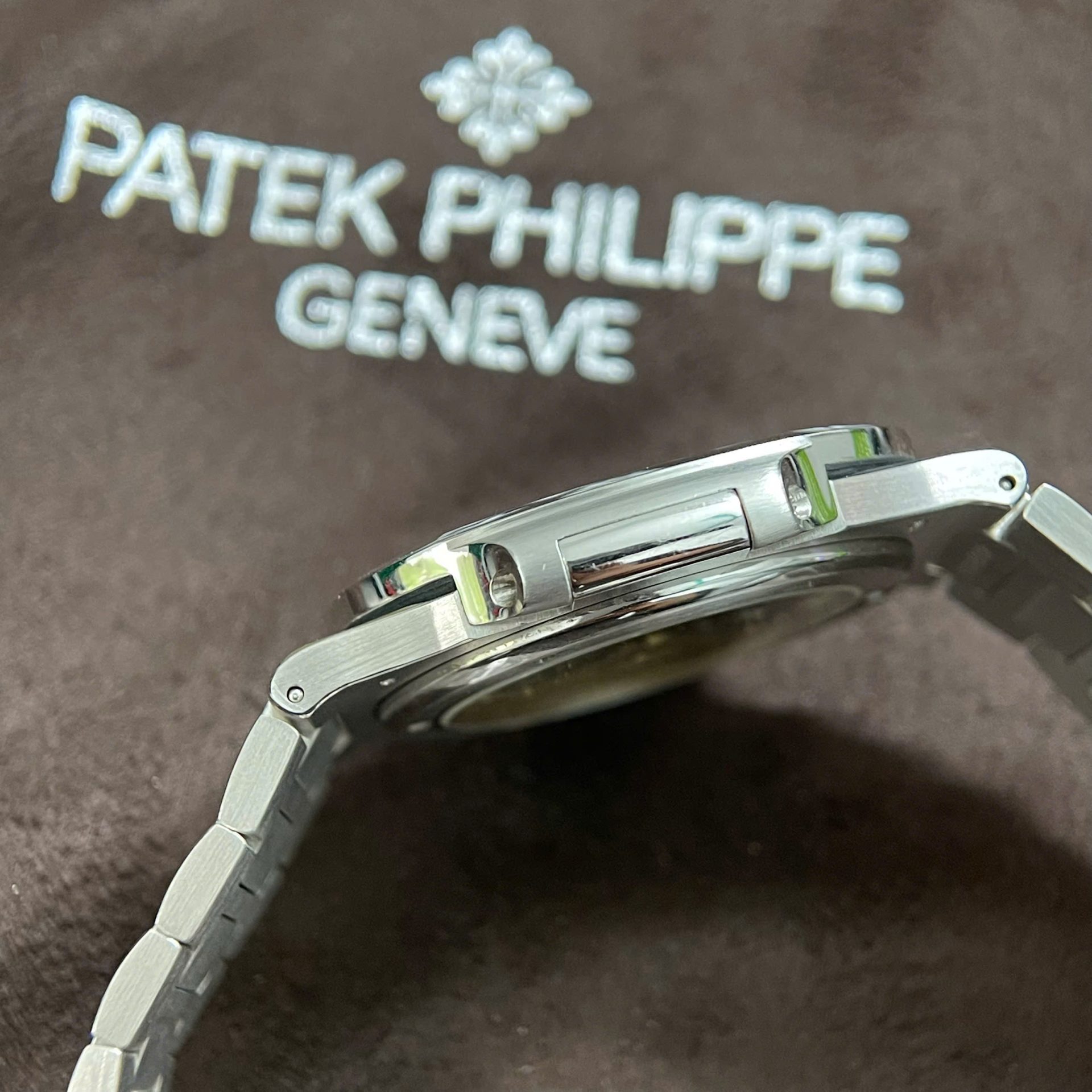 Patek Philippe Nautilus 5719 Replica Watches Custom 18K Solid White Gold + Diamonds 40mm - Top club