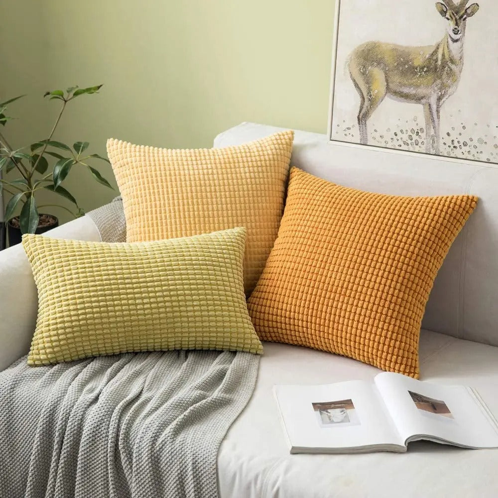 PlushHaven | Katoenen Corduroy Maïskorrel Kussenhoes