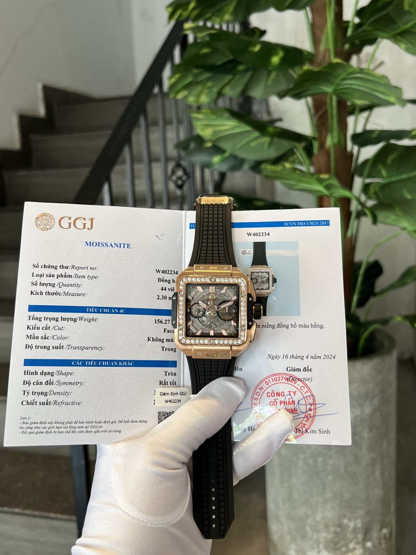 Hublot Best Replica Watch Square Bang King Gold Custom Moissanite Diamonds BBF 42mm - Top club
