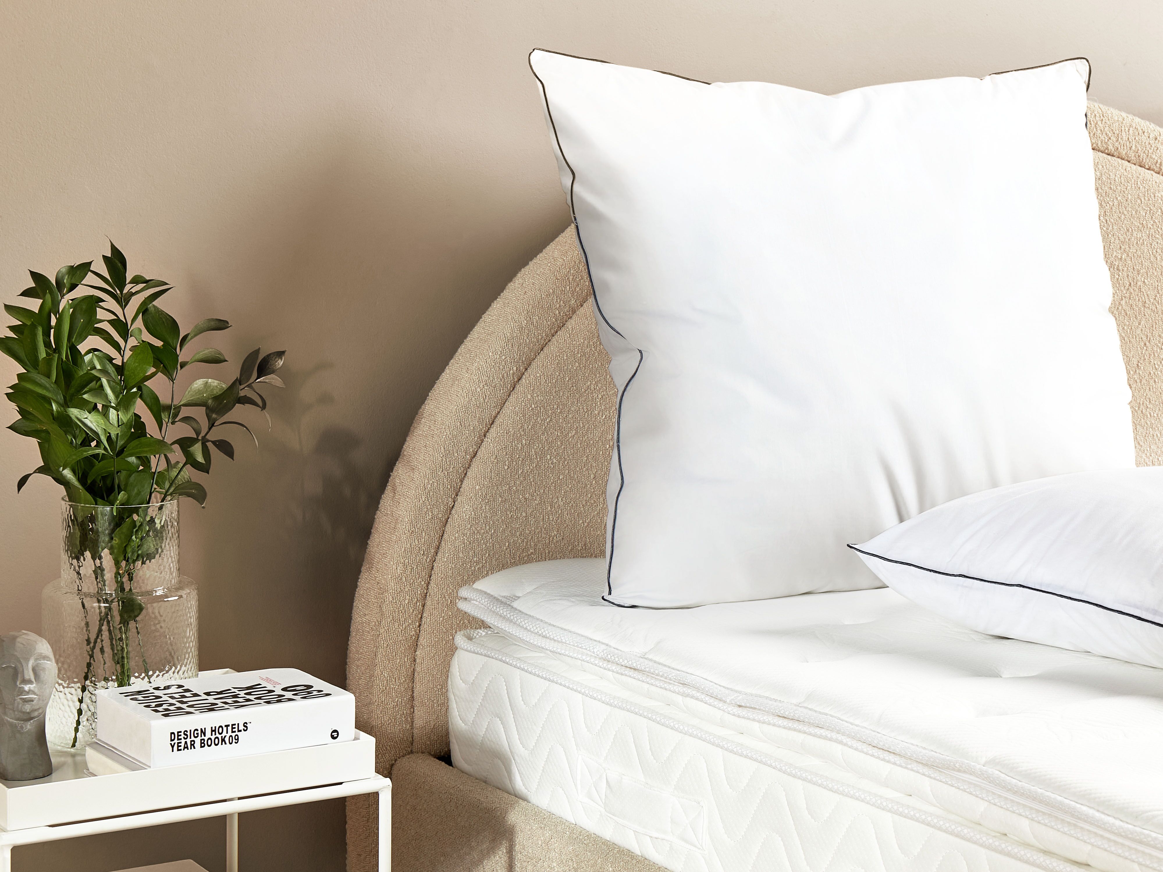 Bed Pillow PELISTER Low Microfibre 80 x 80 cm White