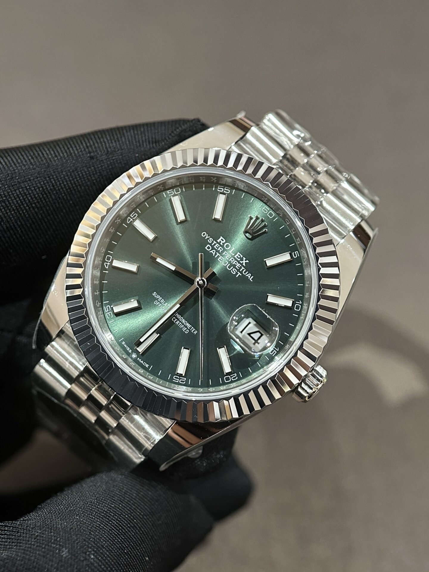 Rolex DateJust 126334 Green Dial Replica 1:1 Watch Factory Clean 41mm - Elite Watch Atelier