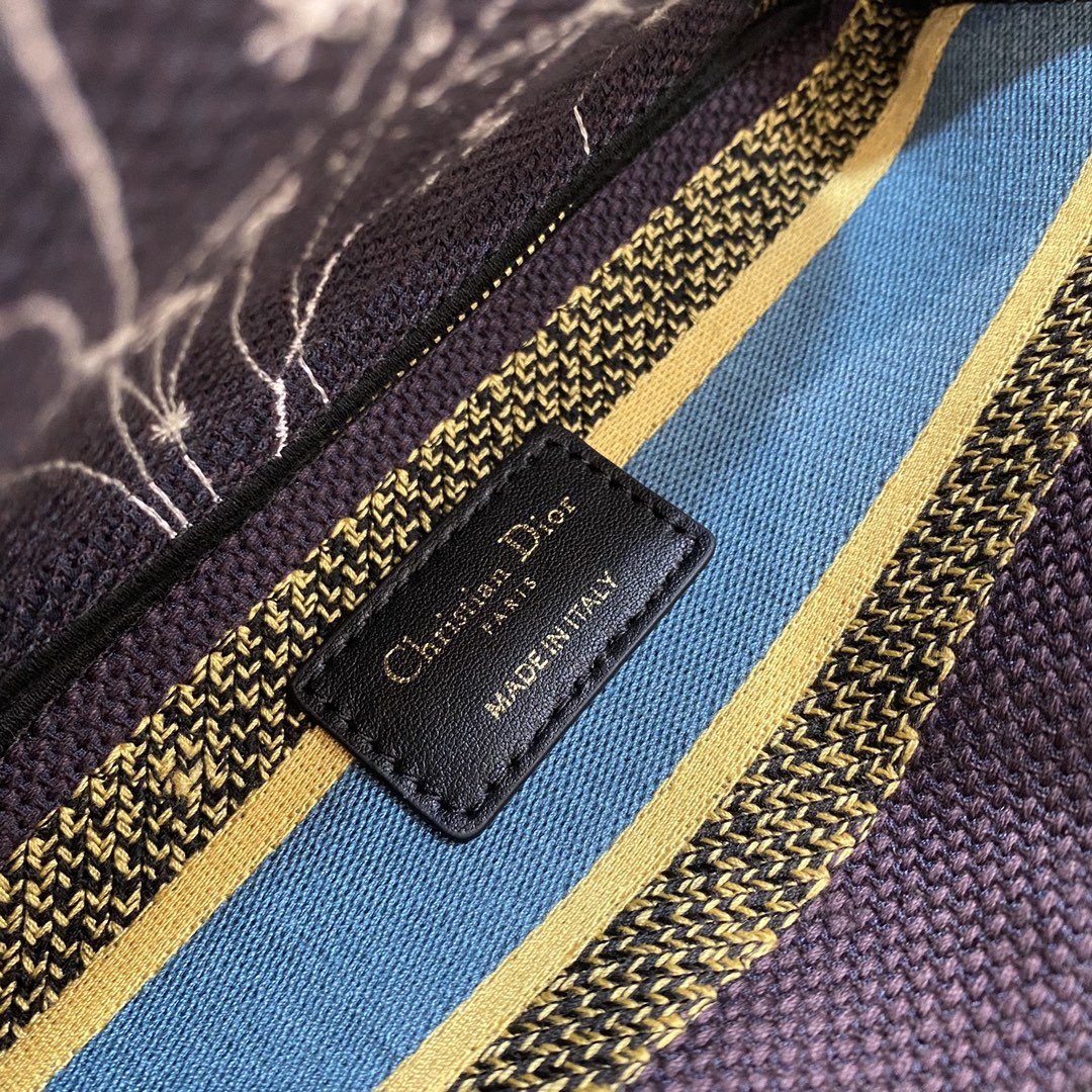 Christian Dior Medium Lady D-Lite Bag Dior Constellation Embroidery, Blue, For Women Women’s Handbags, Crossbody Bags, 24cm CD M0565ORHP_M9281:1High-quality replica