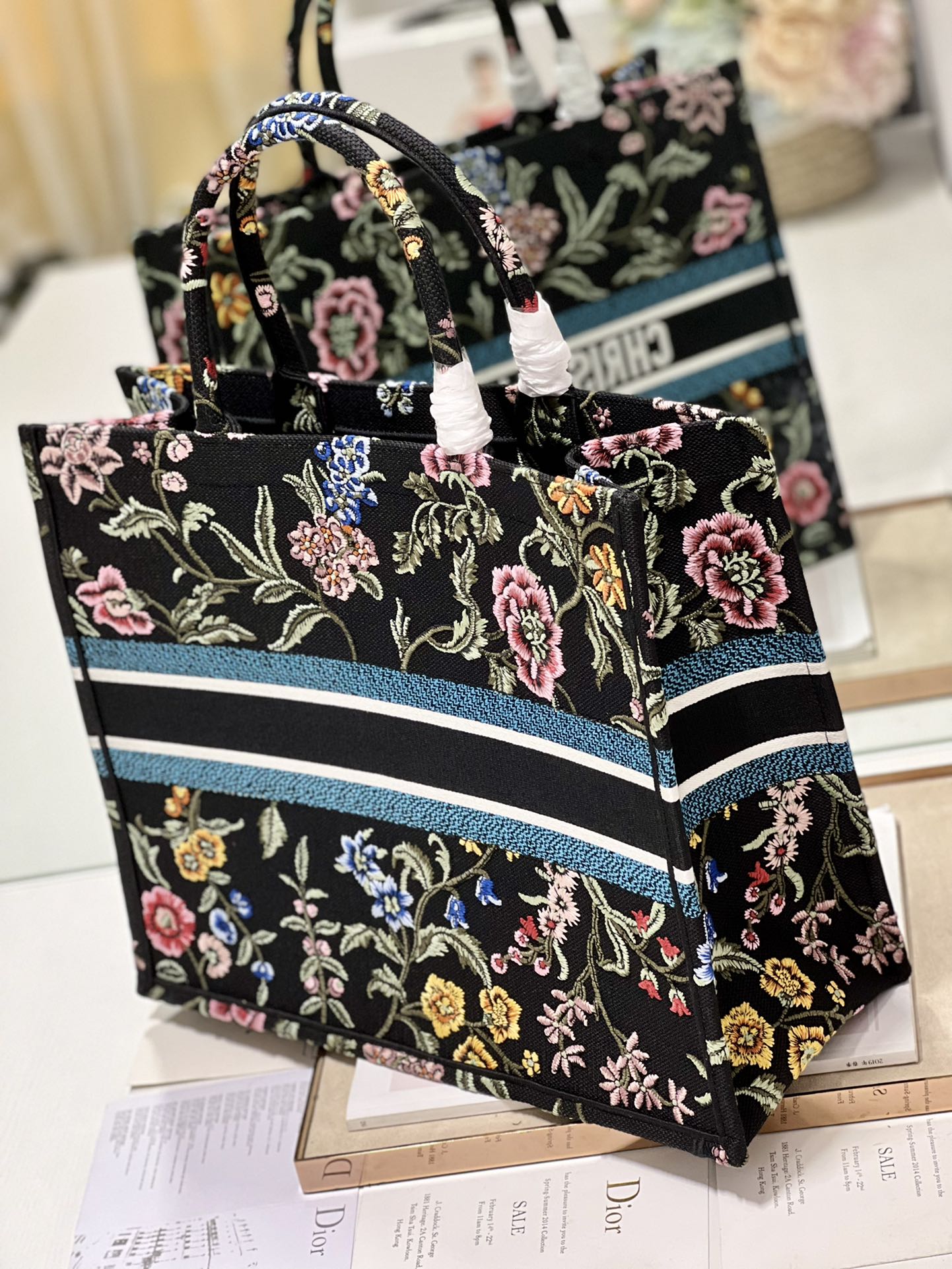 Large Dior Tote Bag Black/White For Women 16.5 in/ 42cm M1286ZEAU_M9111:1High-quality replica
