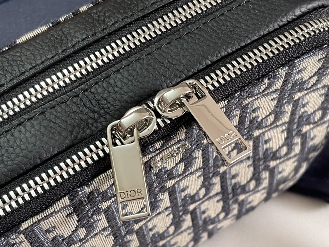Pouch With Strap Black/Beige For Women‎ 6.5in/17cm CD 2OBBC119YSE_H03E1:1High-quality replica