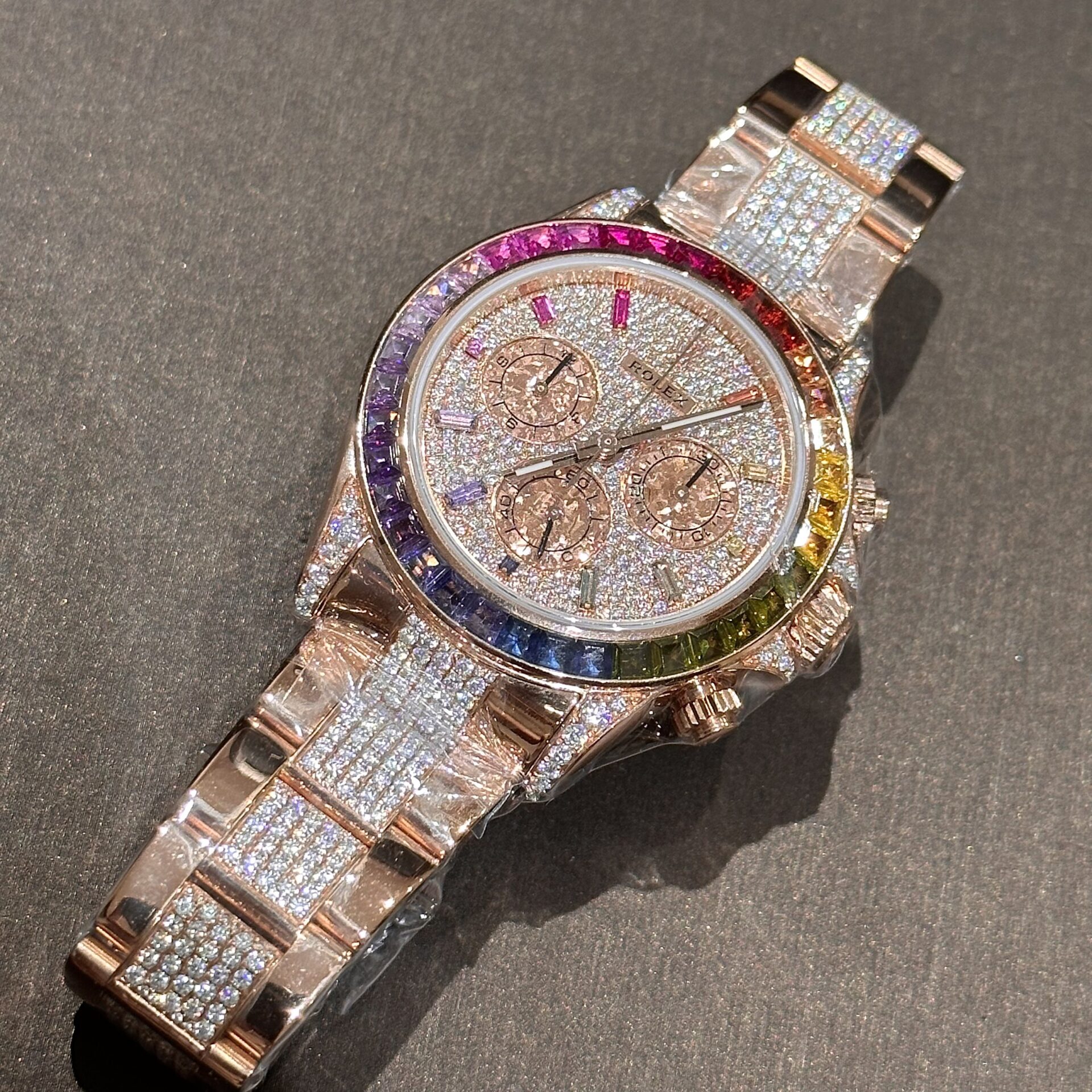 Rolex Daytona Rainbow Replica Watch Gold Wrapped With Moissanite Diamonds 40mm - Elite Watch Atelier