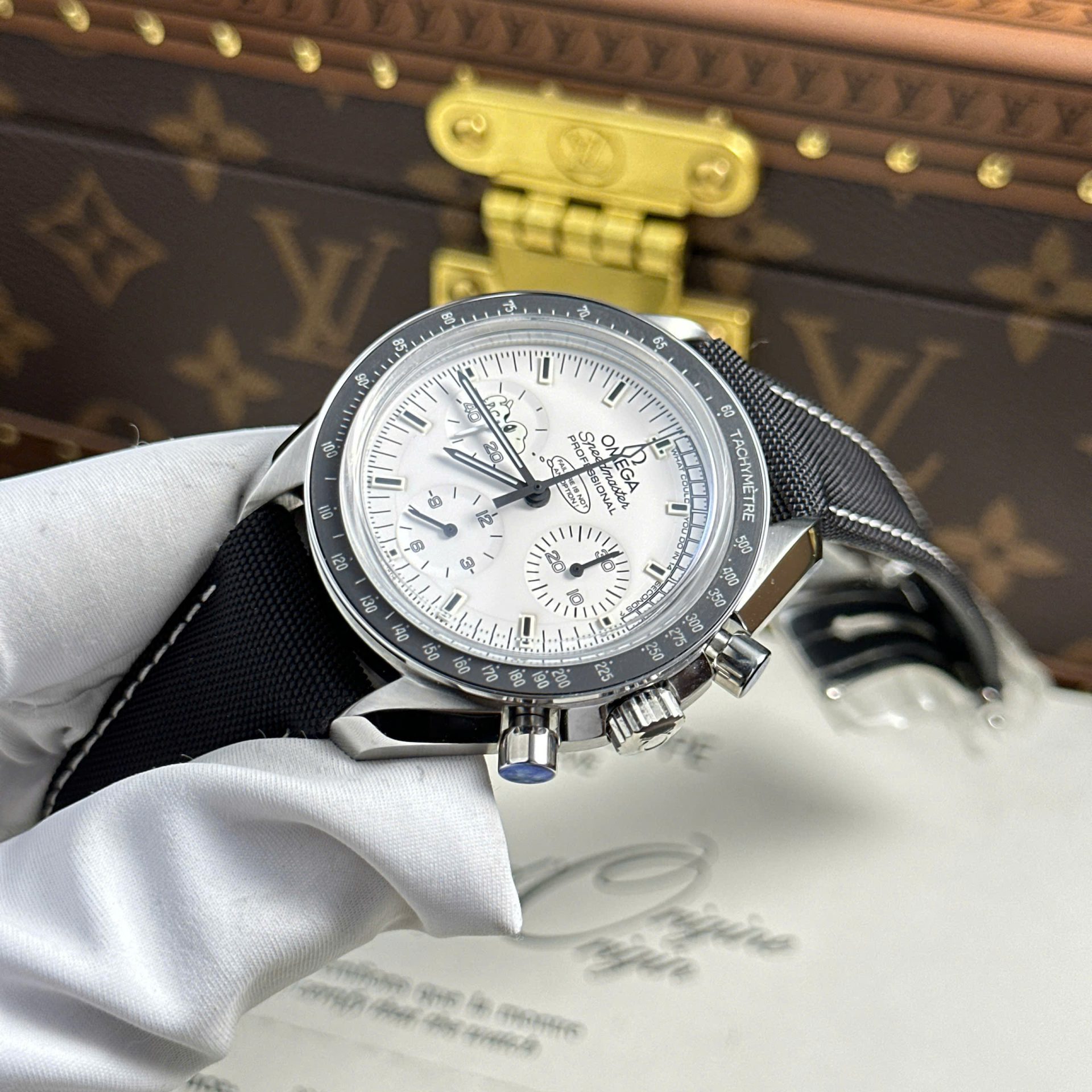 Omega Speedmaster Apollo 13 Silver Snoopy Luxury Imitation Watches Fabic Strap OM Factory 42mm - Top club