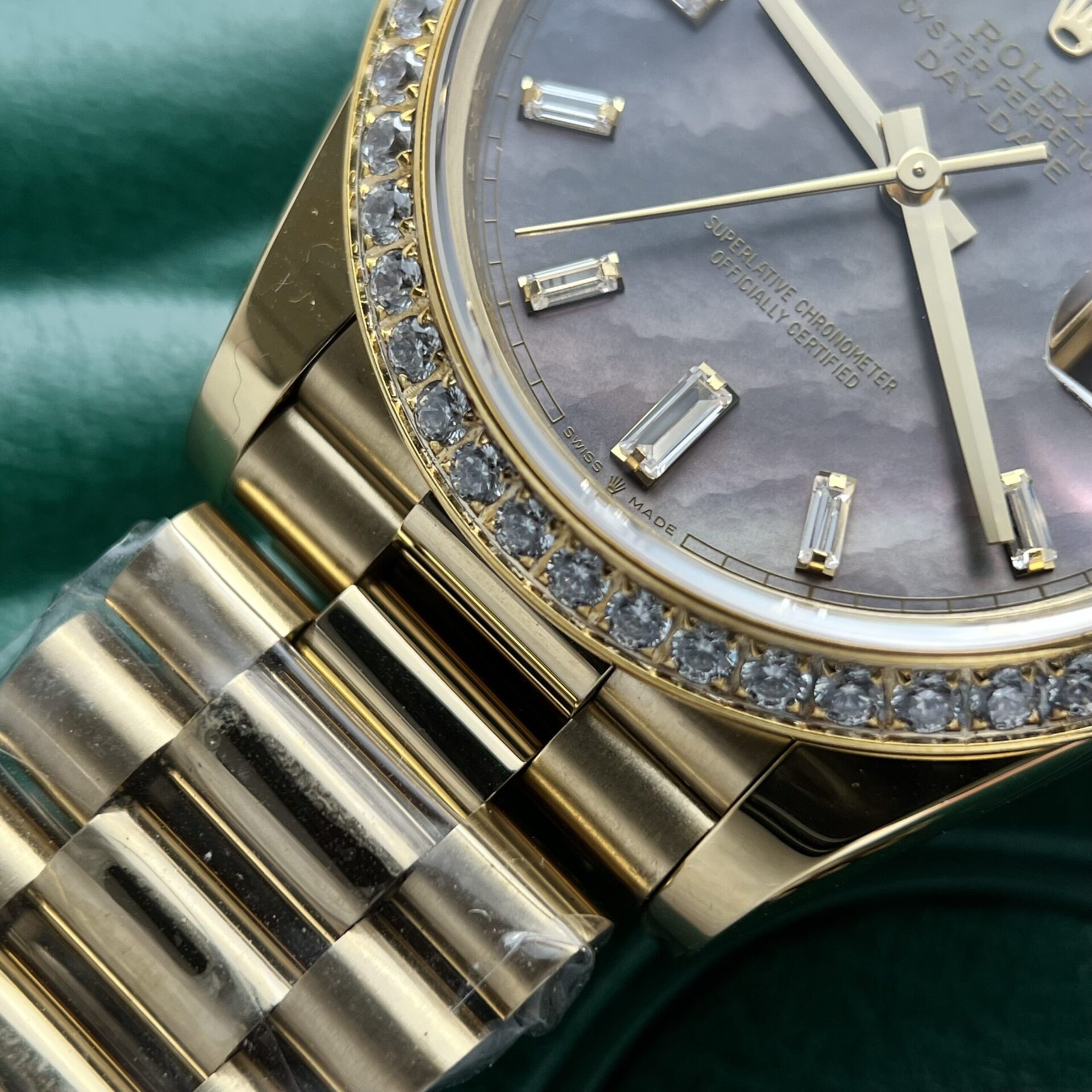 Rolex Day-Date Fake Watch Mother Of Pearl Dial President Strap 40mm - Elite Watch Atelier