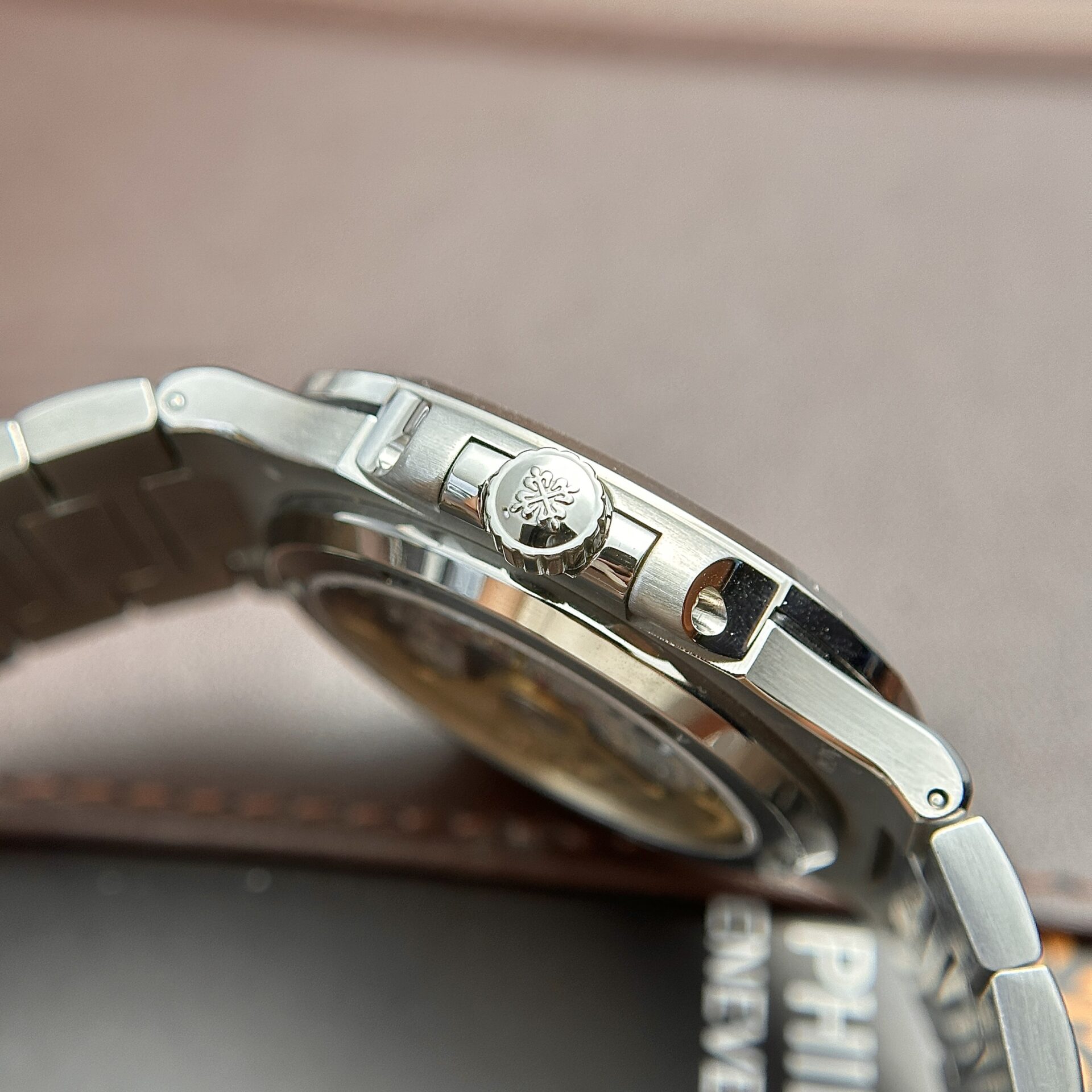Patek Philippe Replica 1:1 Watch Nautilus 5719 Swiss Movement Full Diamond 40mm - Top club