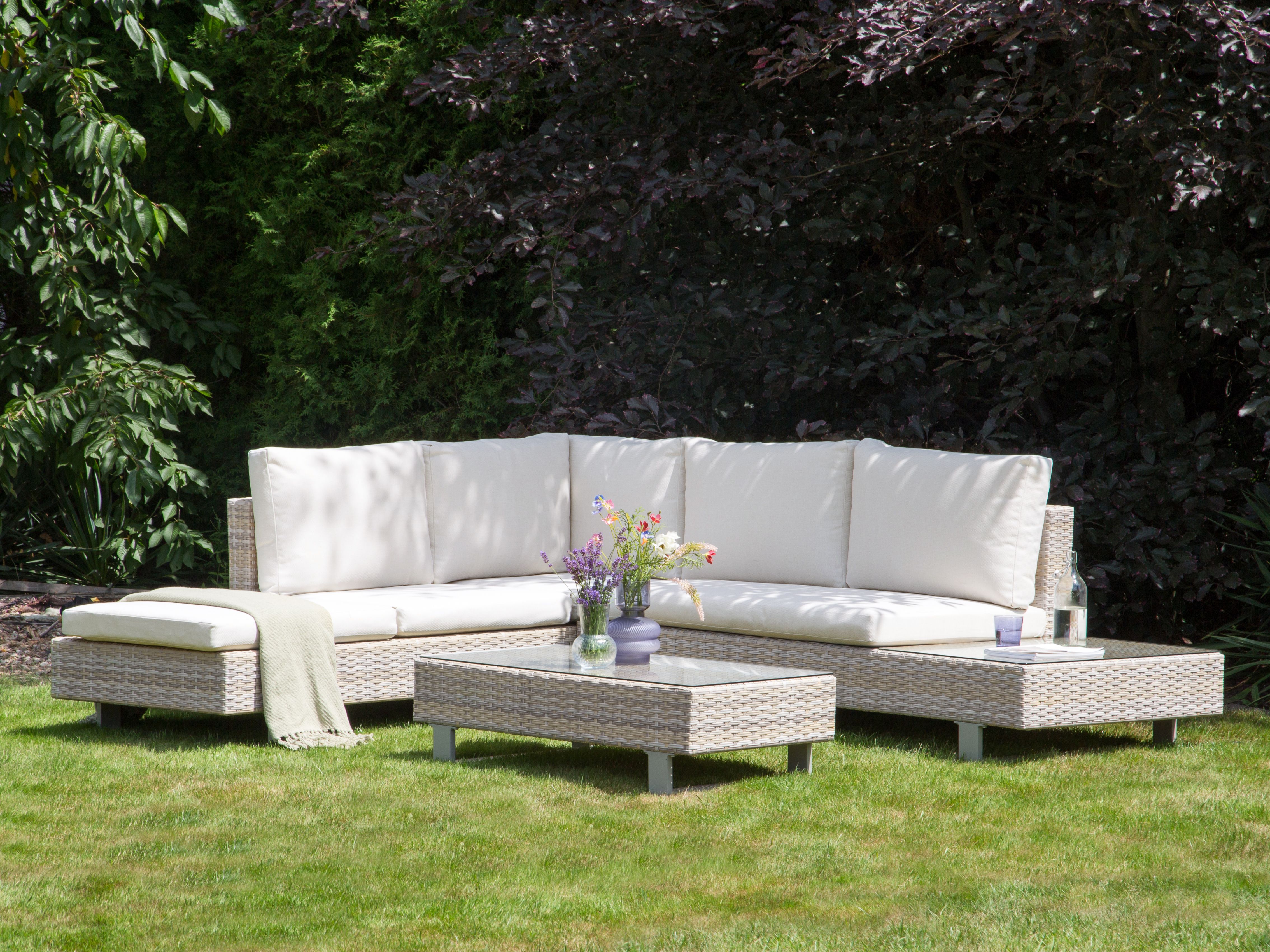 Garden Corner Sofa with Table 5 Seater LANCIANO Right Hand PE Rattan Off-White