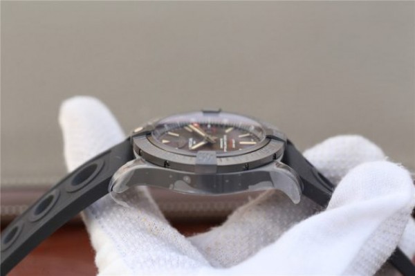 Replica Breitling Avenger BlackBird 44mm DLC GF Titanium Case Black Dial Rubber Strap A2824 - Top club